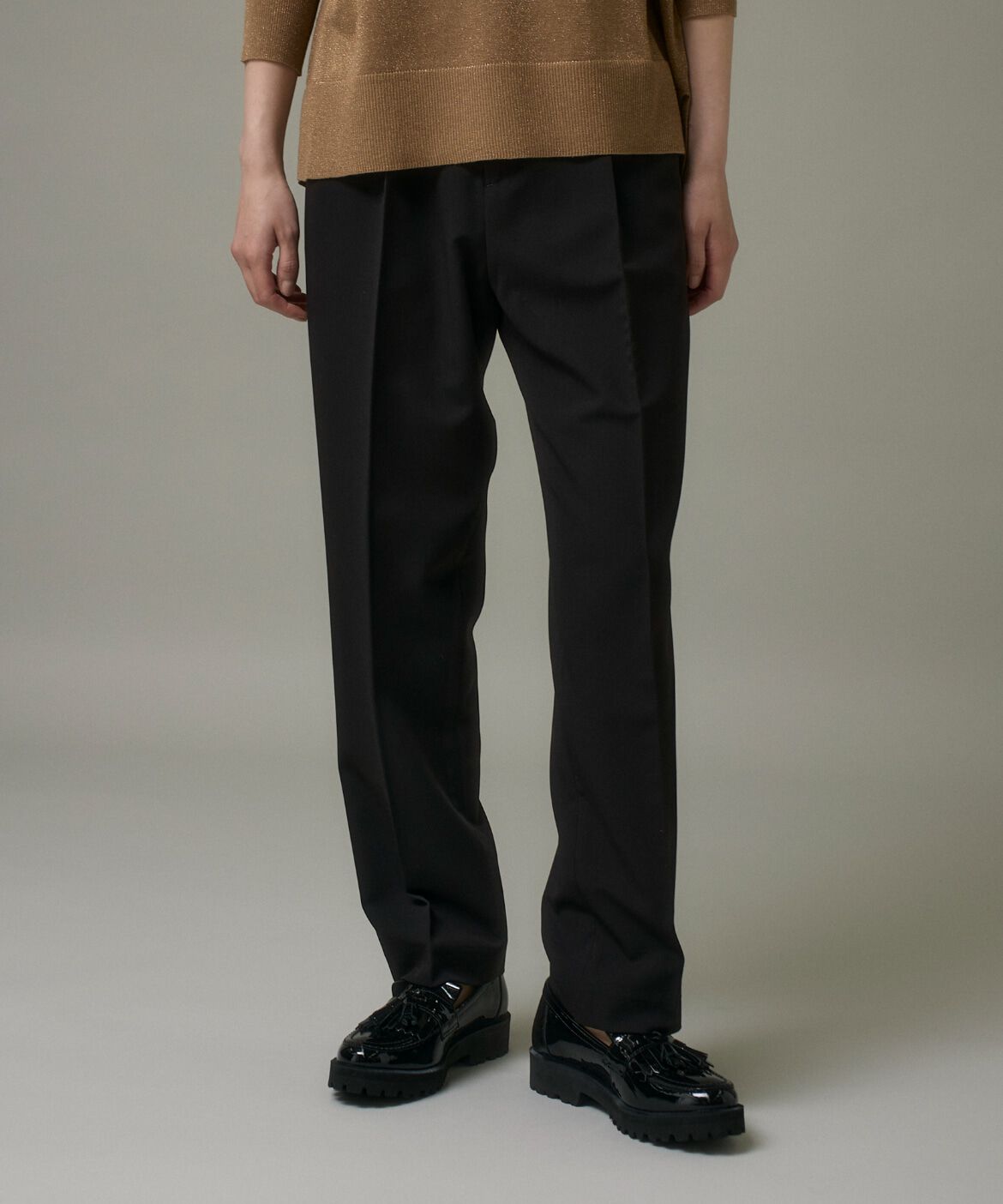 DAY by DAY it&rsquo;s international「タックテーパードパンツ《TRストレッチ》」|スラックス|