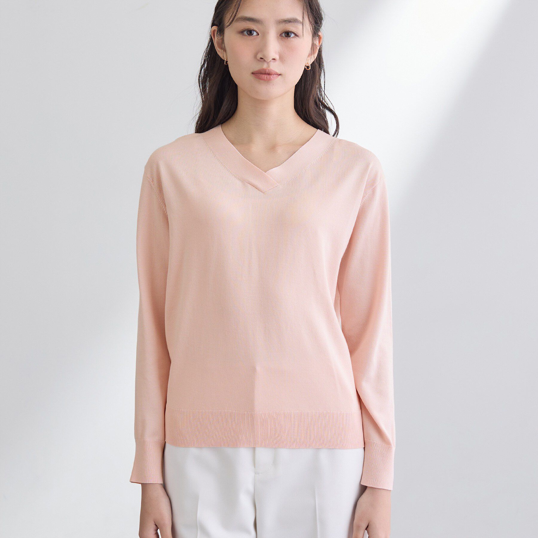 INDIVI「【シルク混】きれいめVネックニット」|ニット・セーター|