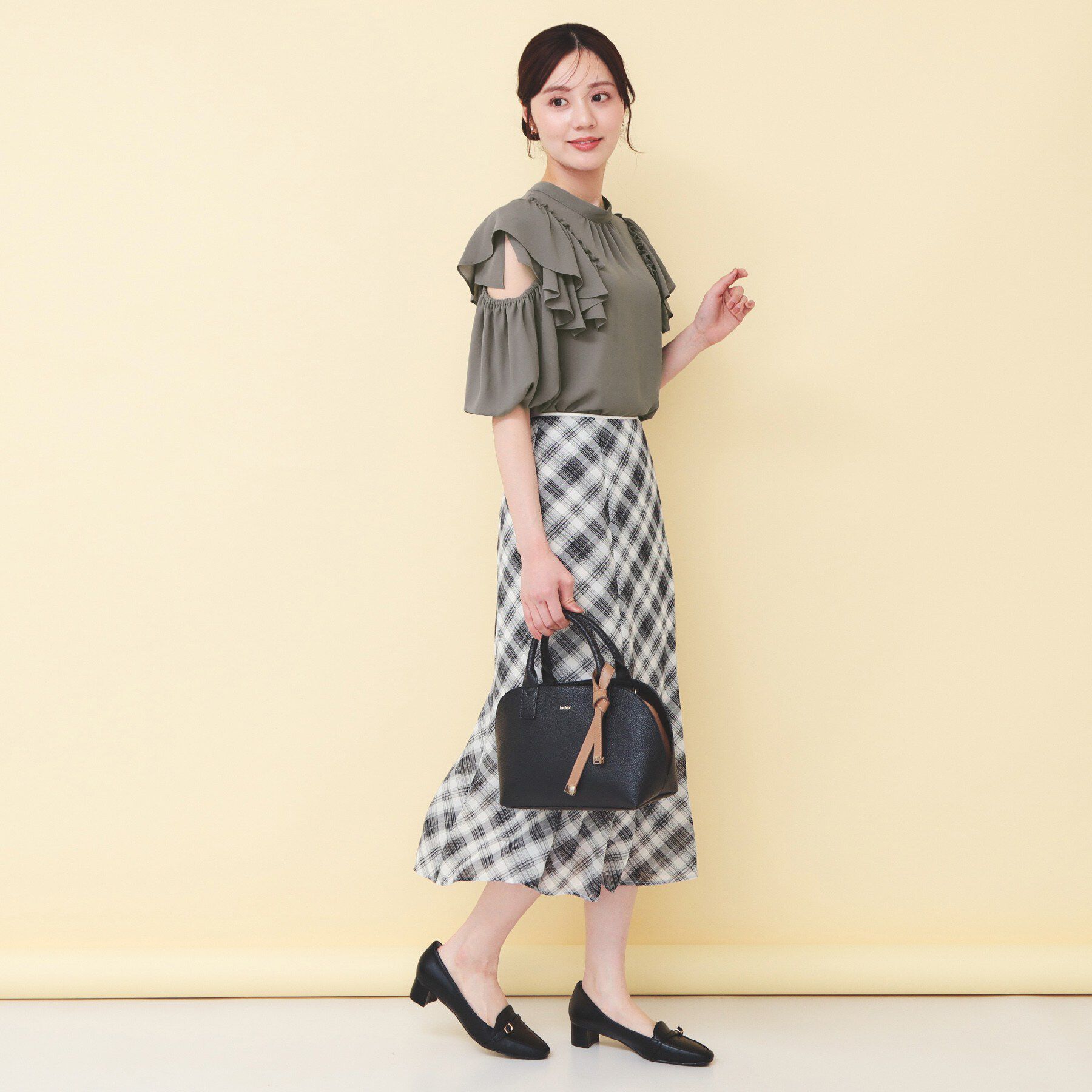 index「フリルスリットバルーンスリーブブラウス【洗濯機OK/イージーアイロン/防シワ】」|シャツ・ブラウス|