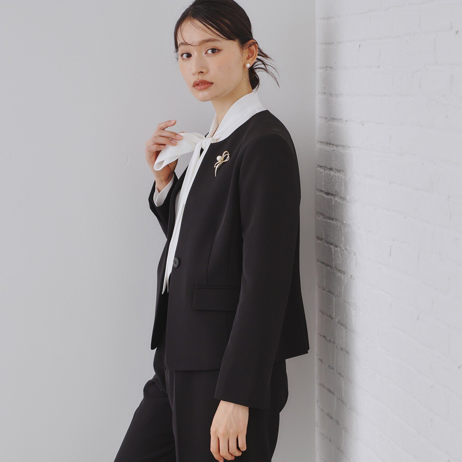 OPAQUE.CLIP「《通勤・セレモニーセットアップ対応》キーネックジャケットダブルクロス【洗濯機洗い可】」|ノーカラージャケット|ブラック(019)