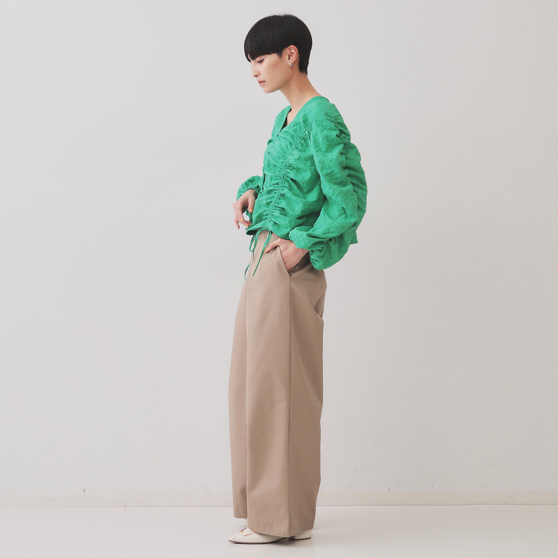 OPAQUE.CLIP「ふくれジャカードシャーリングデザインブラウス【洗濯機洗い可】」|シャツ・ブラウス|