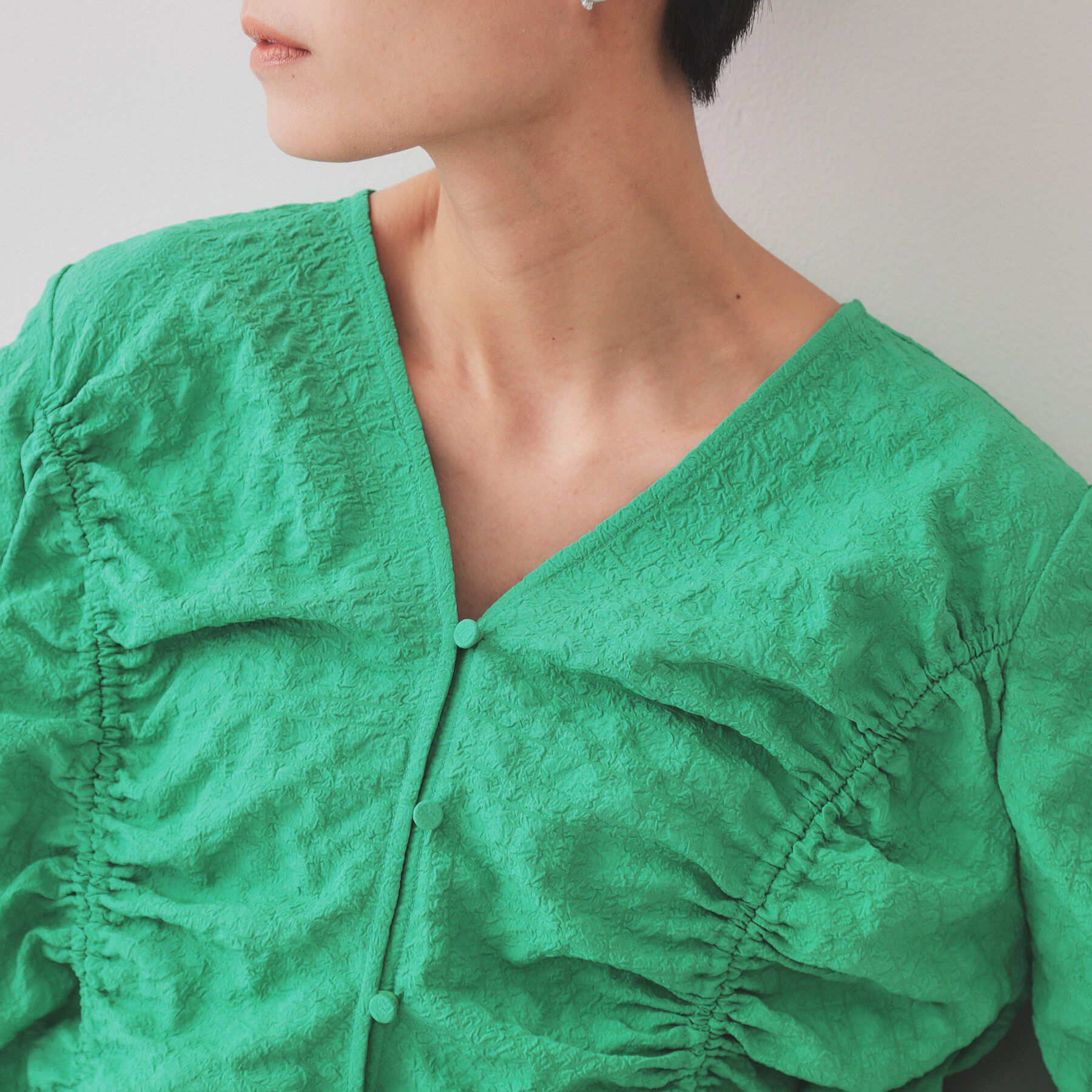 OPAQUE.CLIP「ふくれジャカードシャーリングデザインブラウス【洗濯機洗い可】」|シャツ・ブラウス|