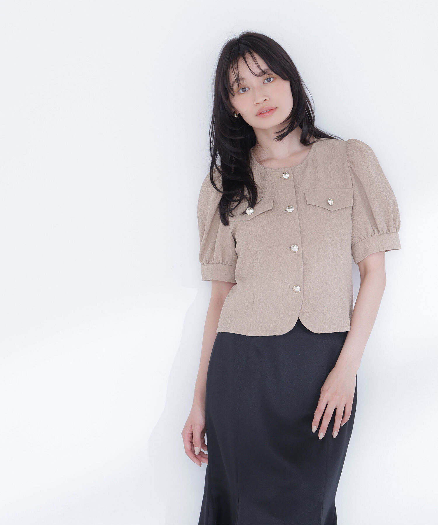  「ゴールドボタンジャガードブラウス」|シャツ・ブラウス|ベージュ