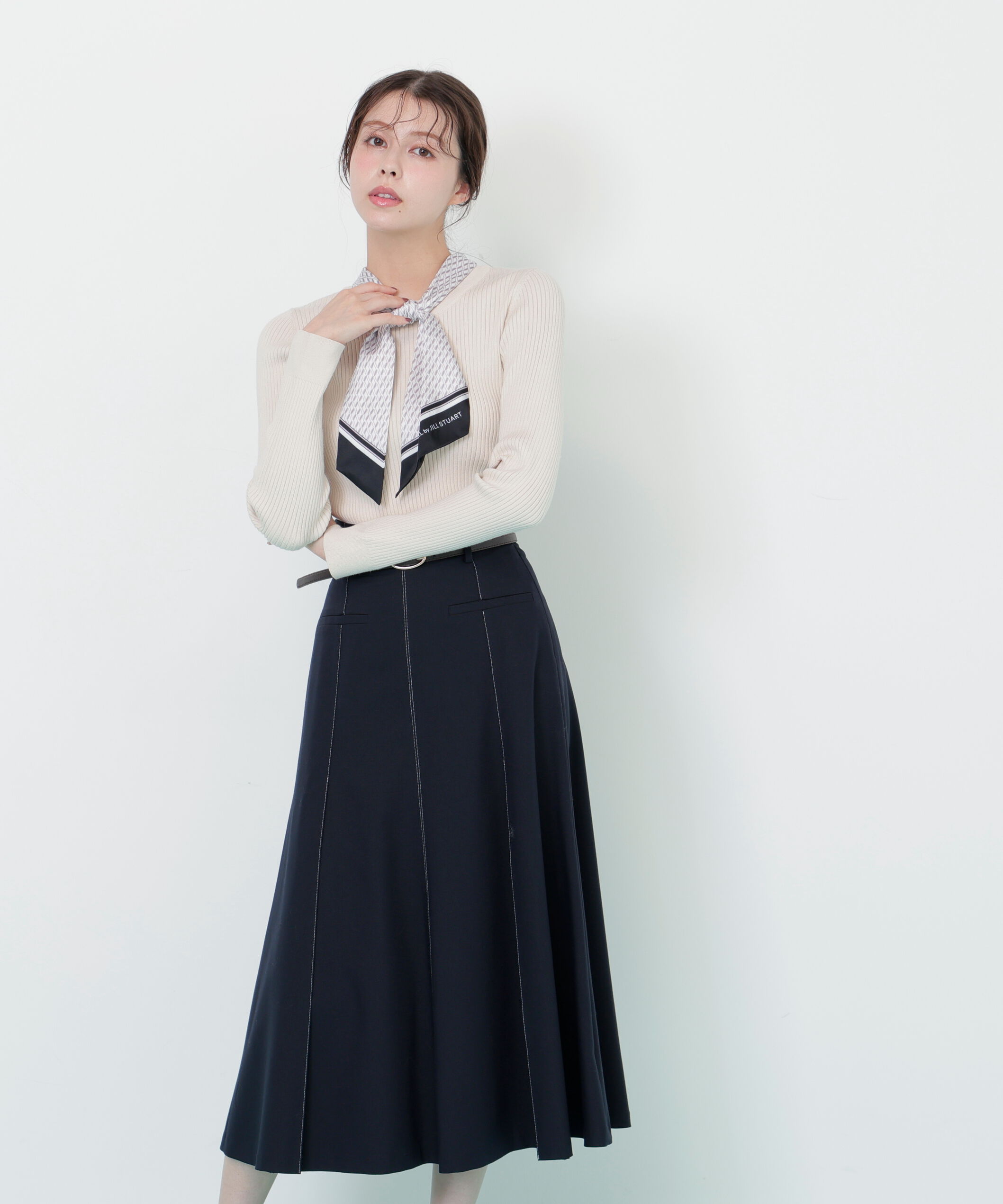  「幾何チェック柄スカーフ付きリブニット」|ニット・セーター|