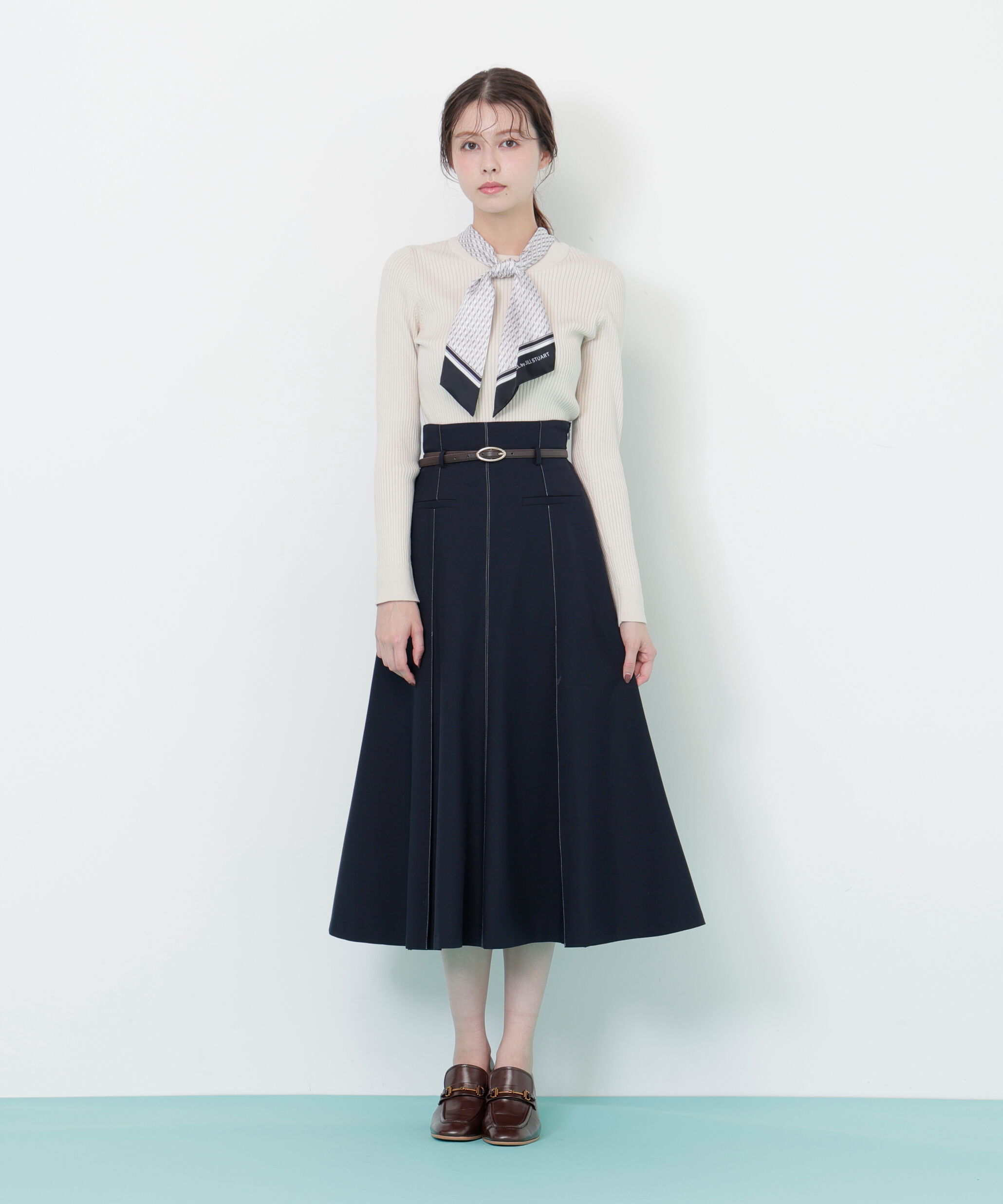  「幾何チェック柄スカーフ付きリブニット」|ニット・セーター|