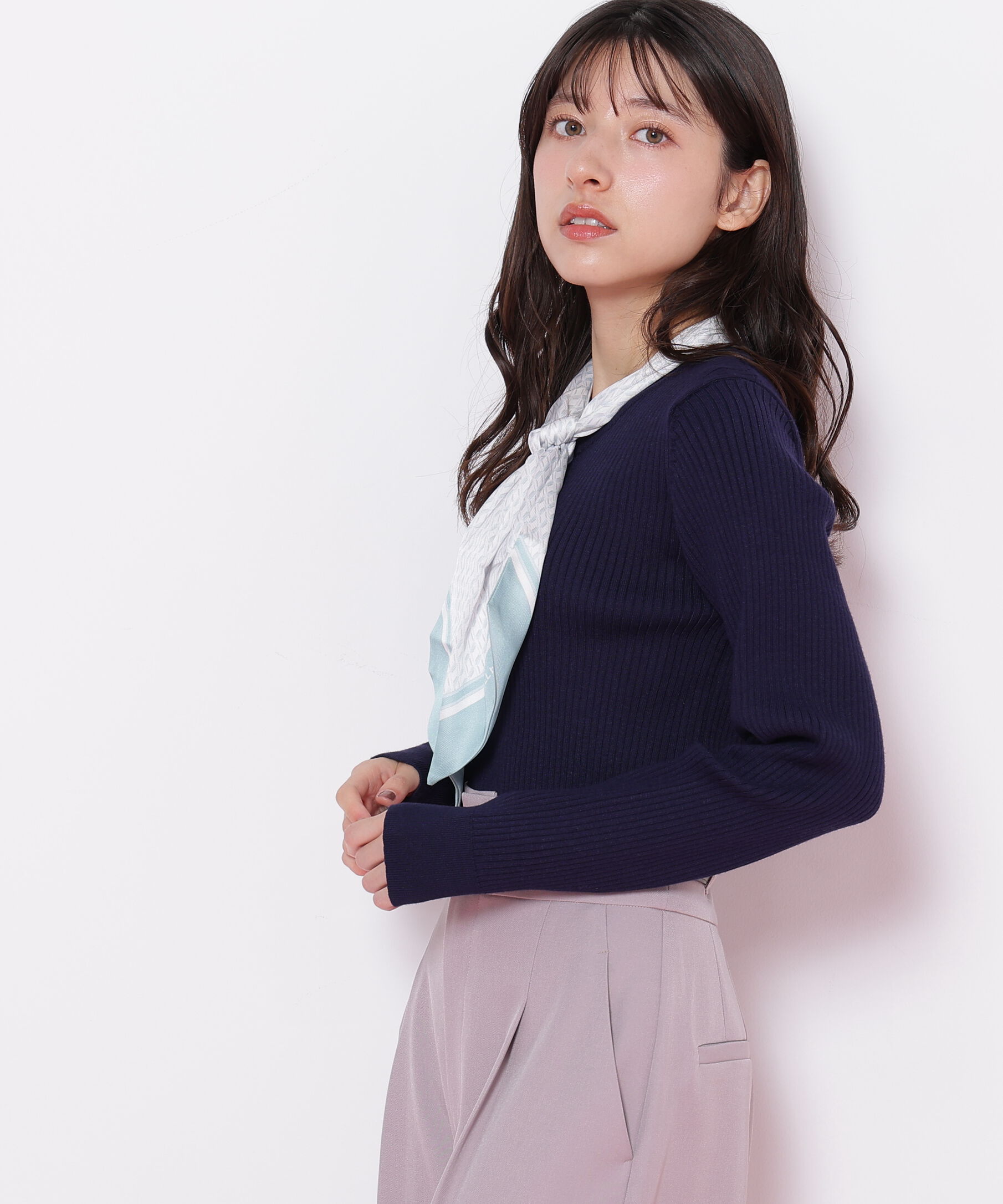  「幾何チェック柄スカーフ付きリブニット」|ニット・セーター|