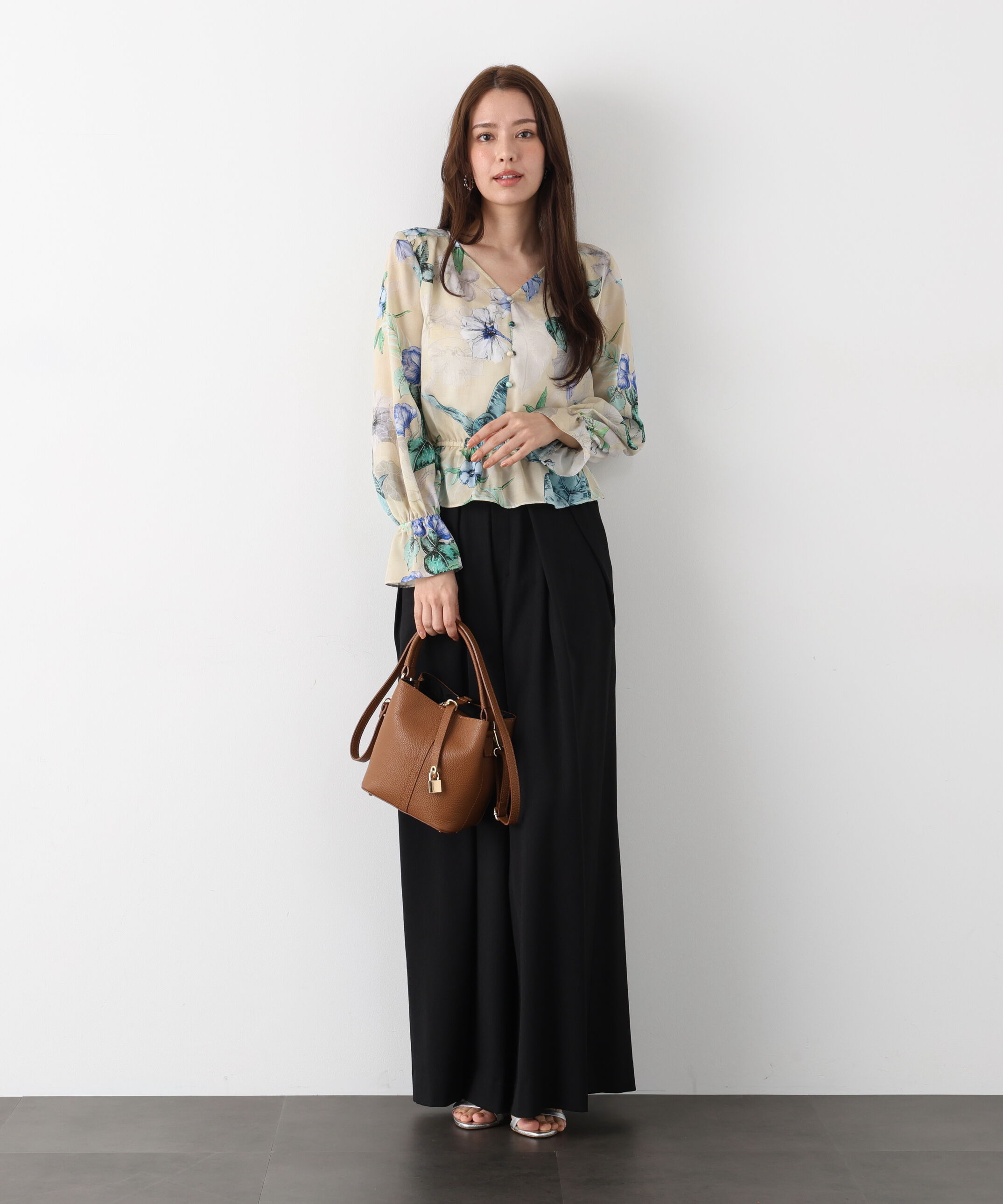  「タックプリーツフレアパンツ」|その他|