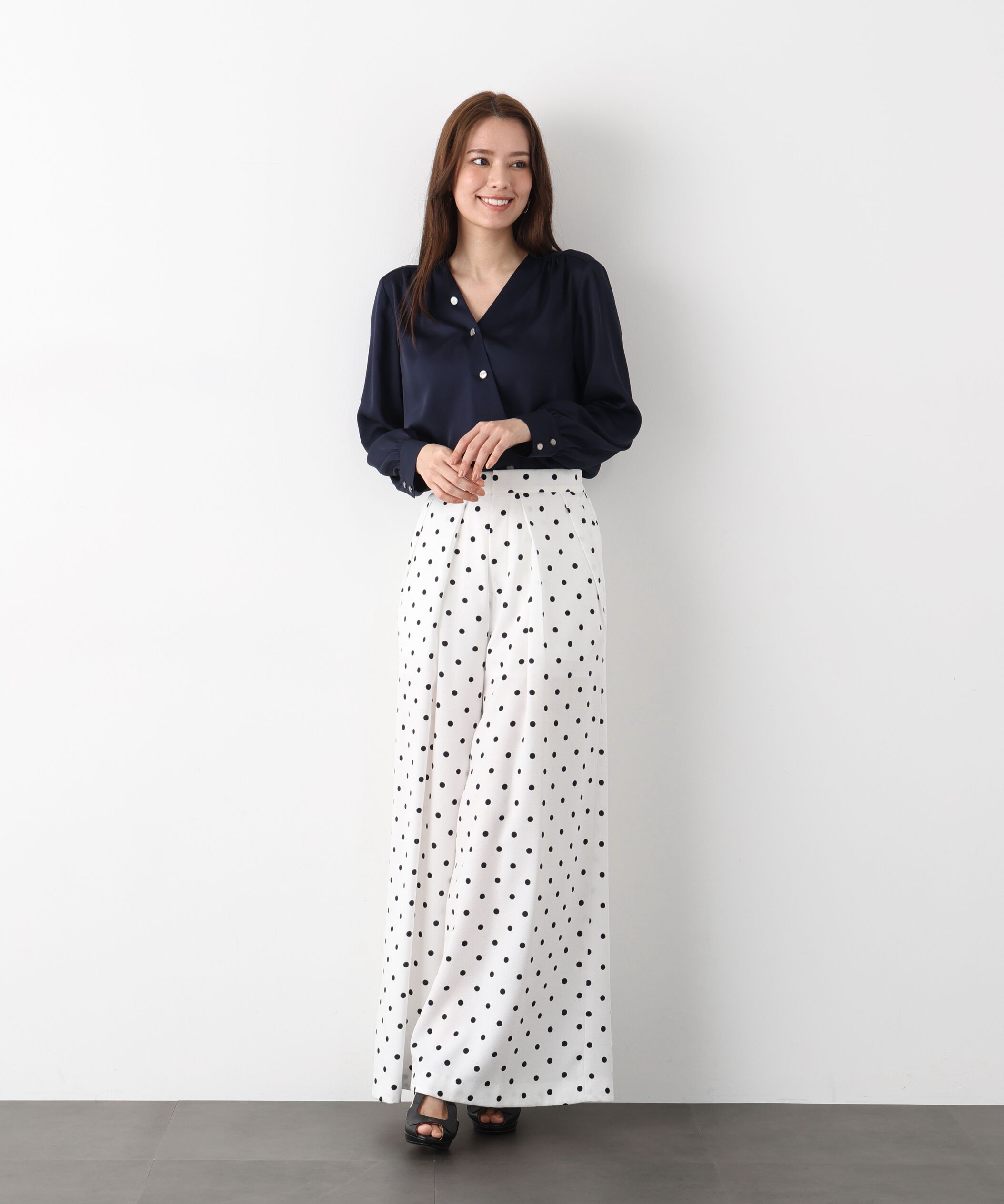  「タックプリーツフレアパンツ」|その他|