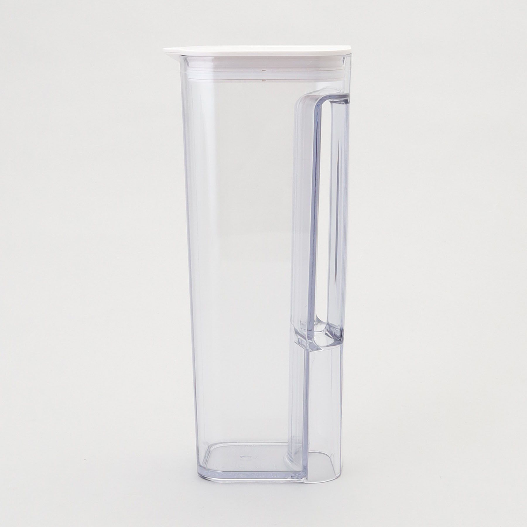 212 KITCHEN STORE「ドアポケットに収まる冷水筒 1.1L WH」|グラス・マグカップ|その他