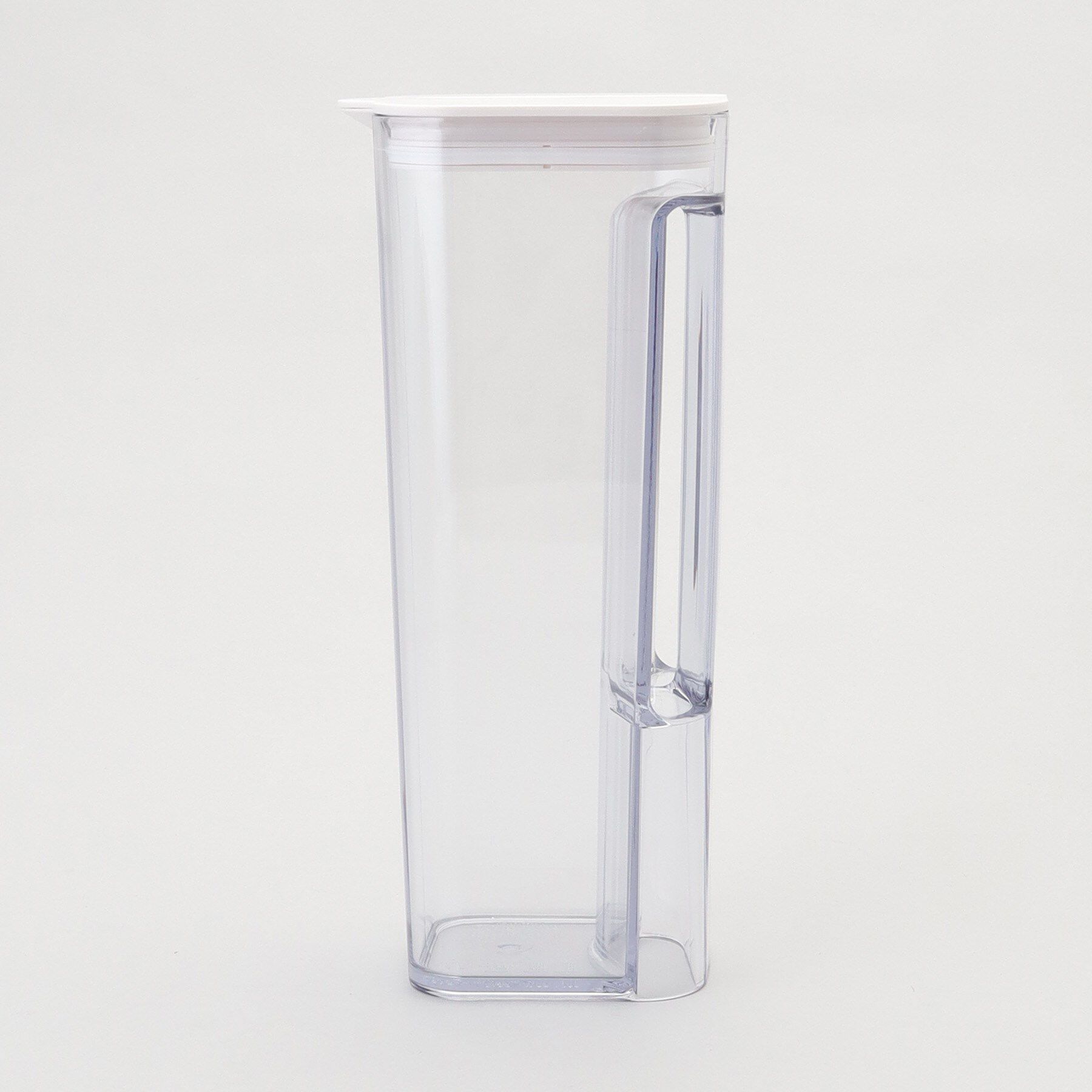 212 KITCHEN STORE「ドアポケットに収まる冷水筒 1.1L WH」|グラス・マグカップ|