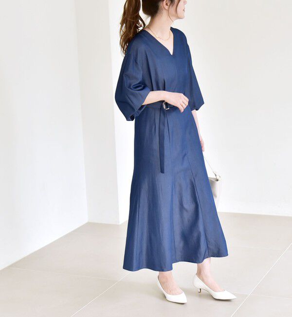 quaranciel「quaranciel:〈洗濯機可能〉ツイル Vネック ベルト フレア ワンピース」|ワンピース|ブルー