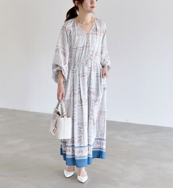 quaranciel「quaranciel:〈洗濯機可能〉フラワー スカーフ プリント Vネック フレア ワンピース」|ワンピース|