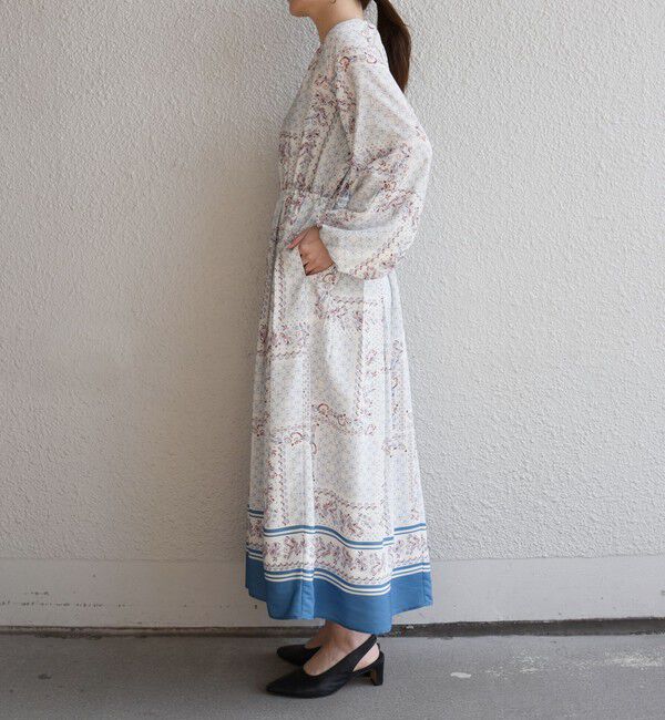 quaranciel「quaranciel:〈洗濯機可能〉フラワー スカーフ プリント Vネック フレア ワンピース」|ワンピース|