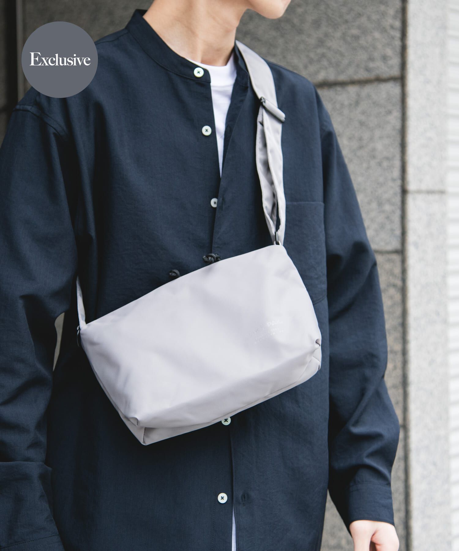 URBAN RESEARCH DOORS「『別注』YAKPAK&times;DOORS　SHOULDER BAG S」|ショルダー・メッセンジャー|グレー