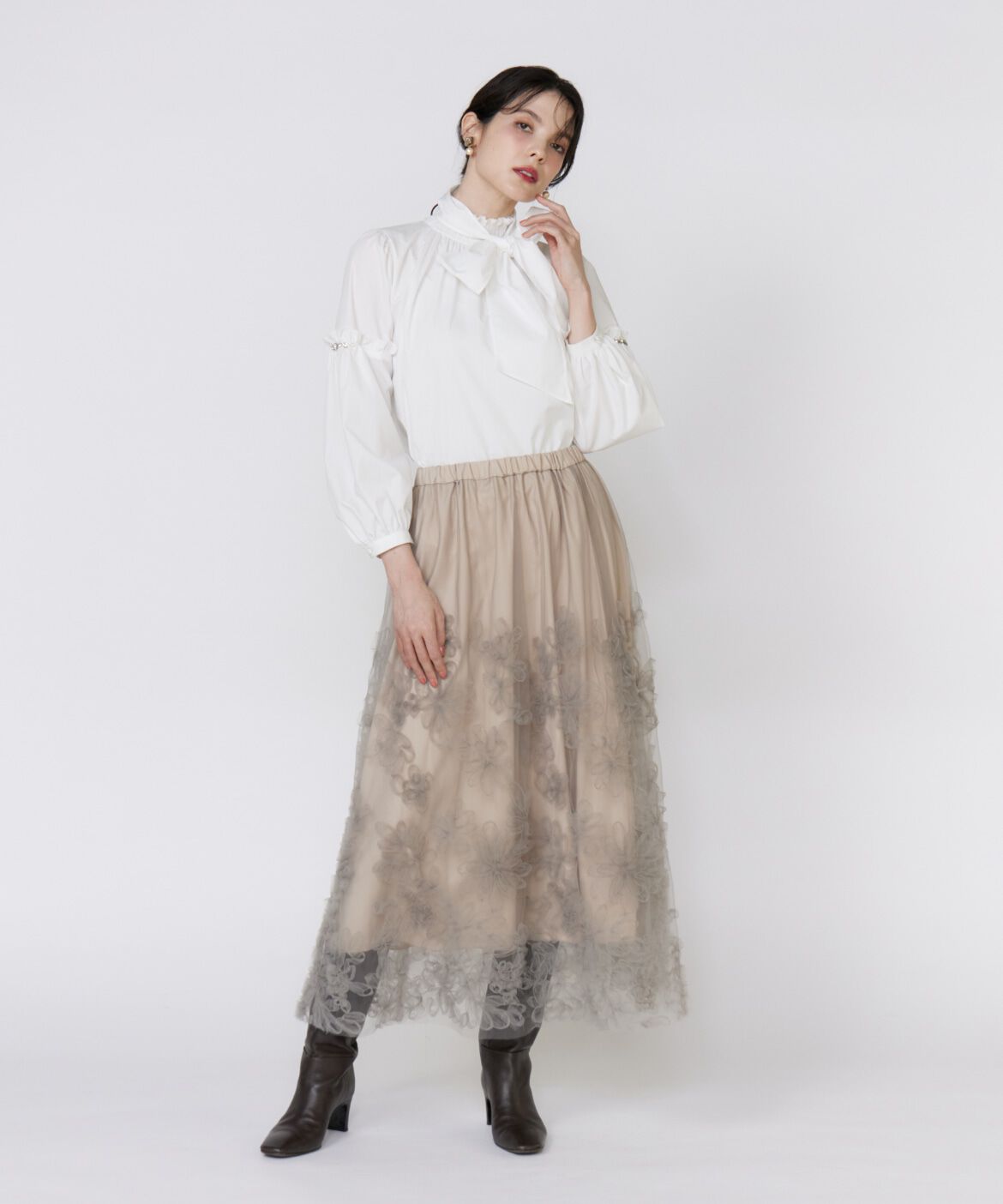 Maglie le cassetto「《大きいサイズ》袖ビジューボウタイブラウス」|シャツ・ブラウス|