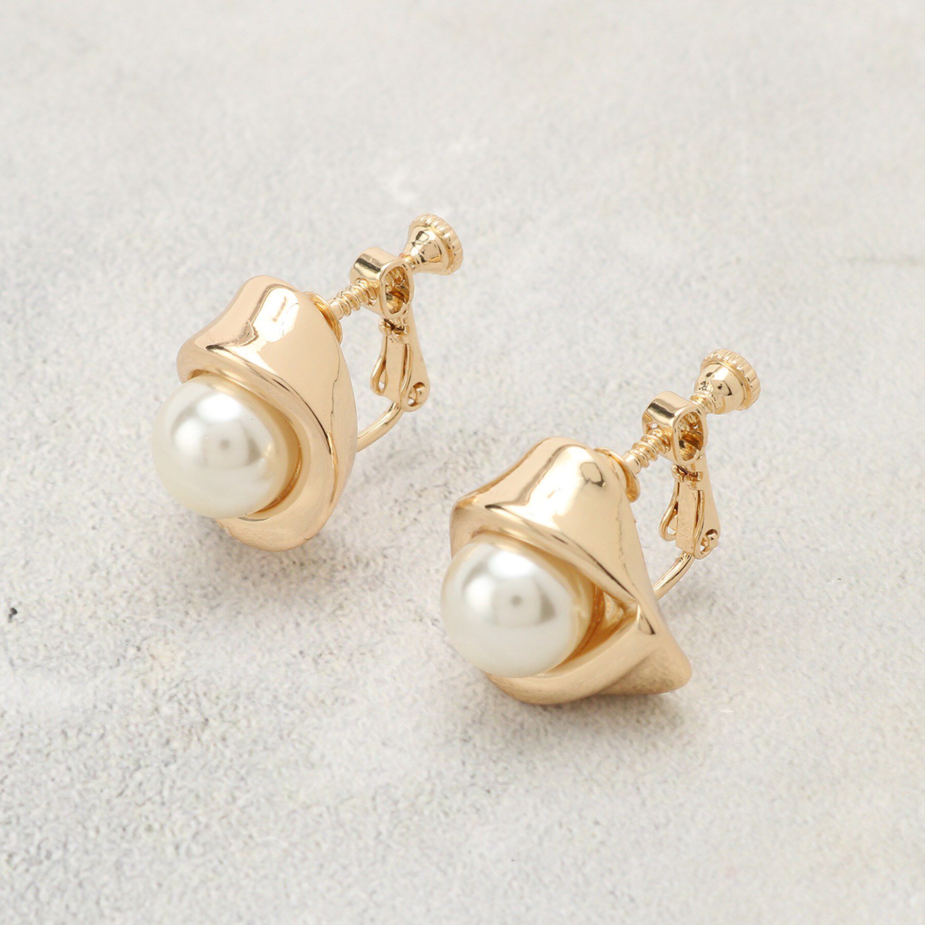 OPAQUE.CLIP「フェイクパール・メタルイヤリング」|イヤリング|