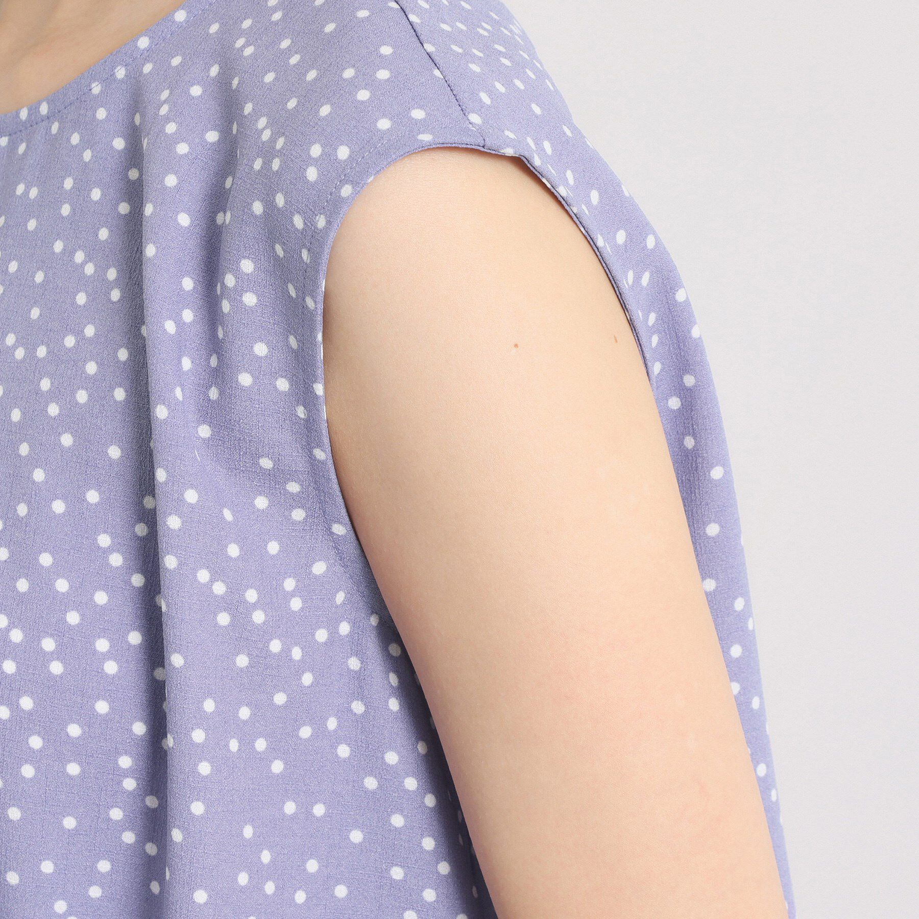 ITS&rsquo;DEMO「【UVカット／速乾／冷感／洗濯機OK／洗濯後しわになりにくい】麻調ストレッチタックブラウス＜ラク服シ」|シャツ・ブラウス|