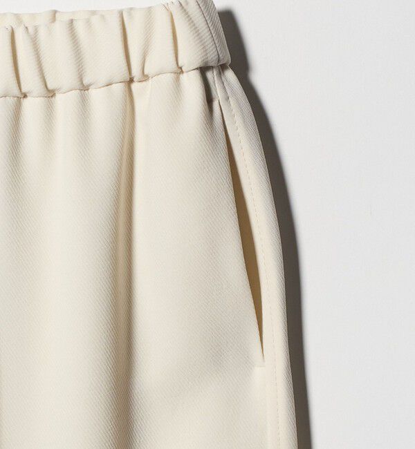 UNITED ARROWS「COMFY ストレート イージーパンツ  WHITE ‐防汚 UVカット ウォッシャブル‐」|スラックス|