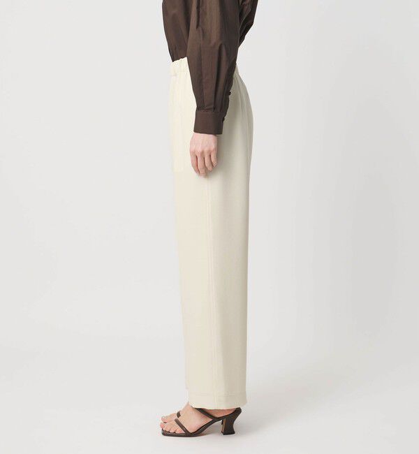 UNITED ARROWS「COMFY ストレート イージーパンツ  WHITE ‐防汚 UVカット ウォッシャブル‐」|スラックス|