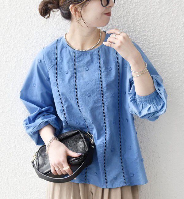 SHIPS any「SHIPS any:〈洗濯機可能〉フラワー モチーフ ハシゴレース クルーネック ブラウス」|シャツ・ブラウス|ブルー