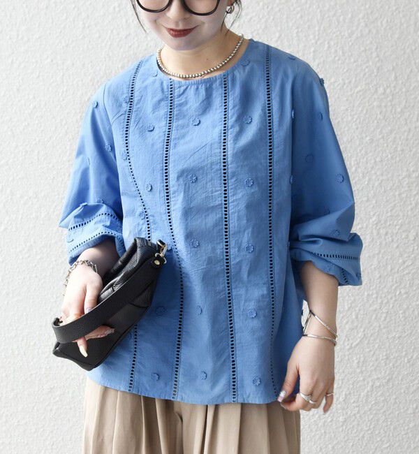 SHIPS any「SHIPS any:〈洗濯機可能〉フラワー モチーフ ハシゴレース クルーネック ブラウス」|シャツ・ブラウス|