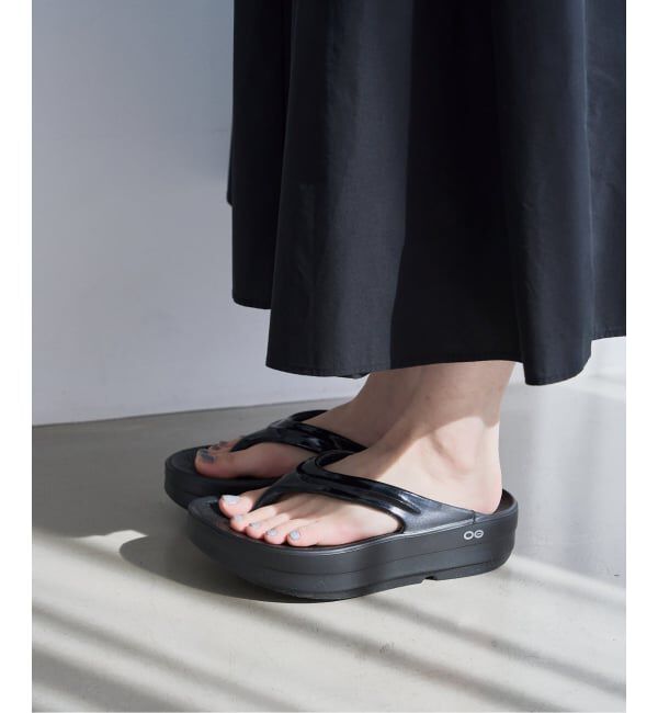  「《追加予約》OOFOS/ウーフォス Oomega」|サンダル|