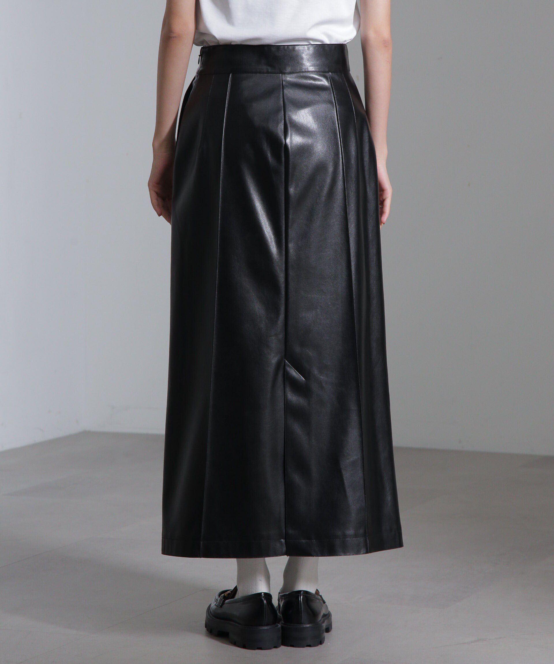 nano･universe「フェイクレザーピンタックスカート(セットアップ可)」|スカート|