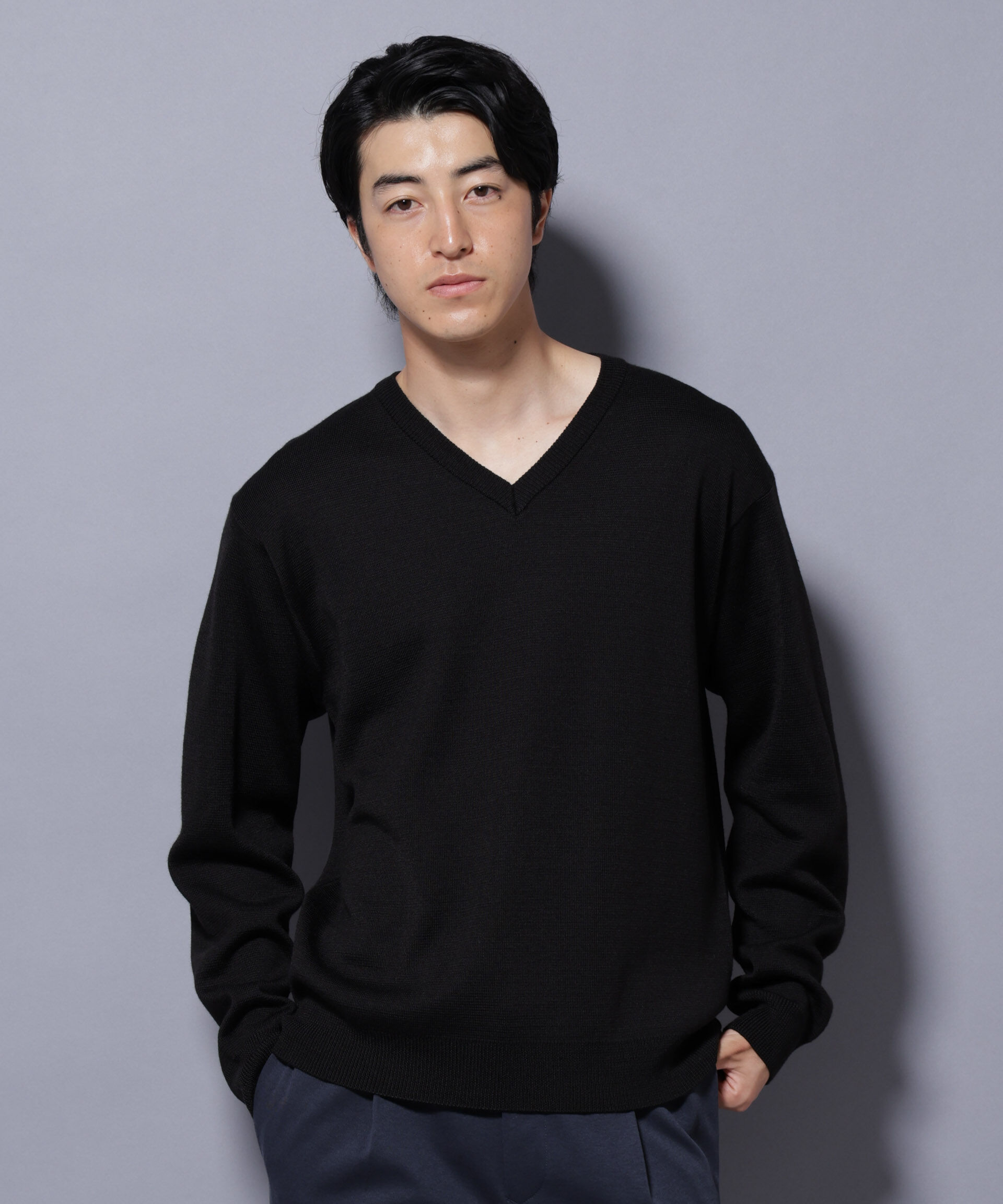 nano･universe「タスマニアウールミックス ミラノリブリラックスVネックニット」|ニット・セーター|ブラック