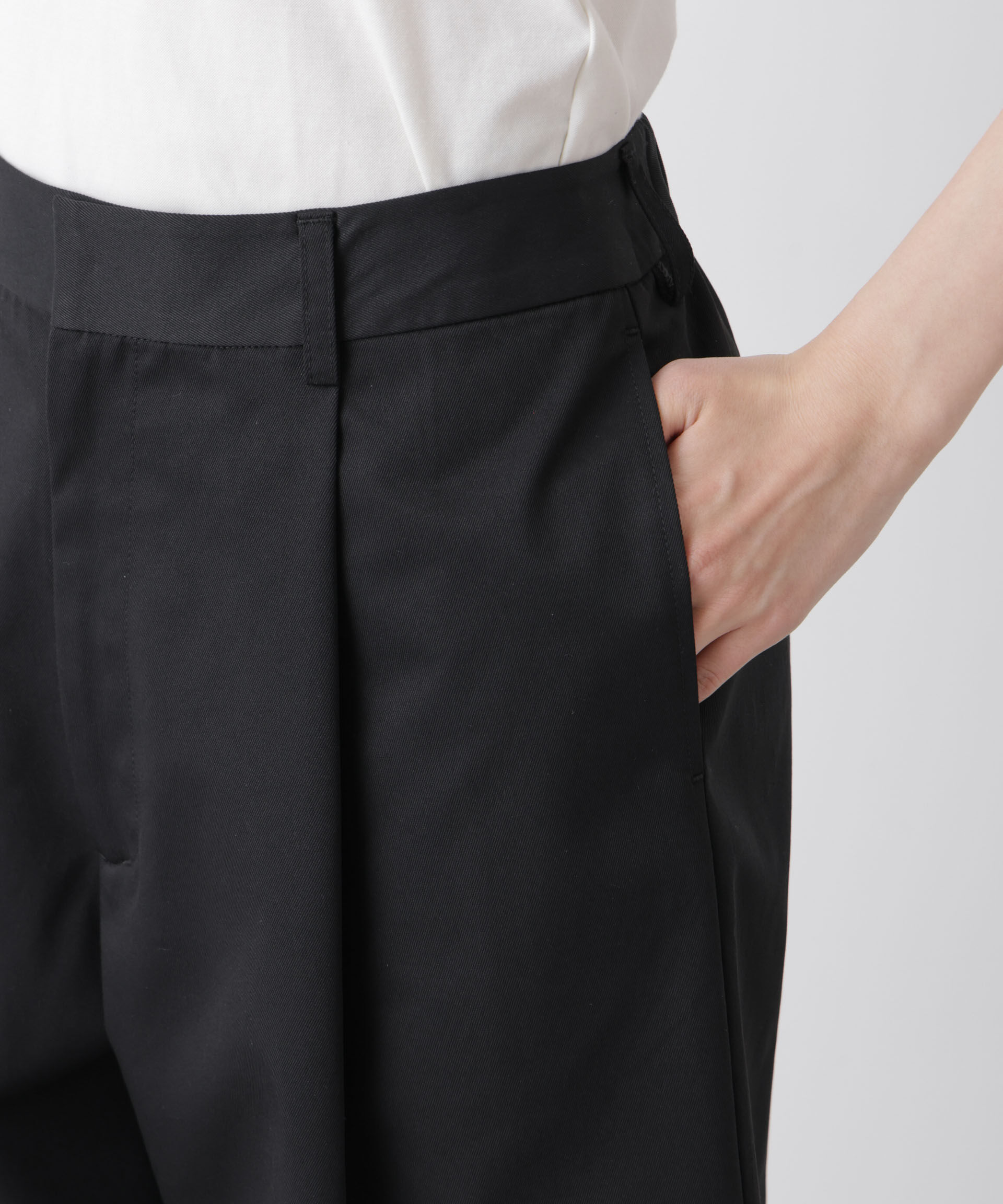 nano･universe「ツイルストレッチワンタックパンツ」|チノ|