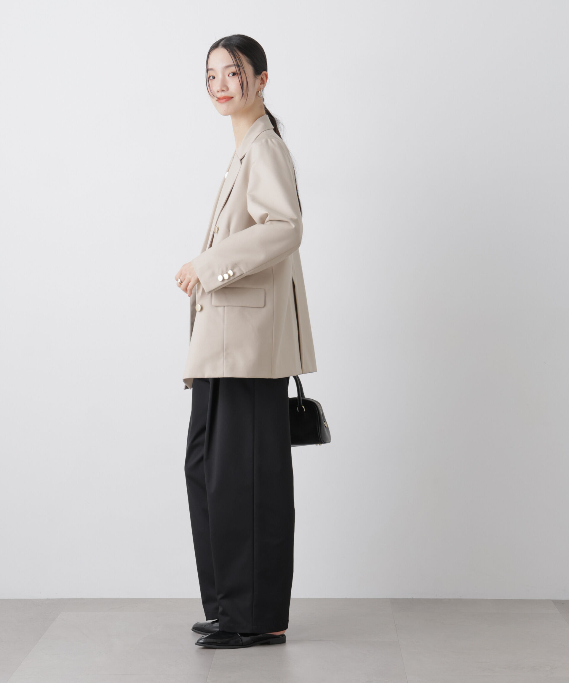 nano･universe「ツイルストレッチワンタックパンツ」|チノ|