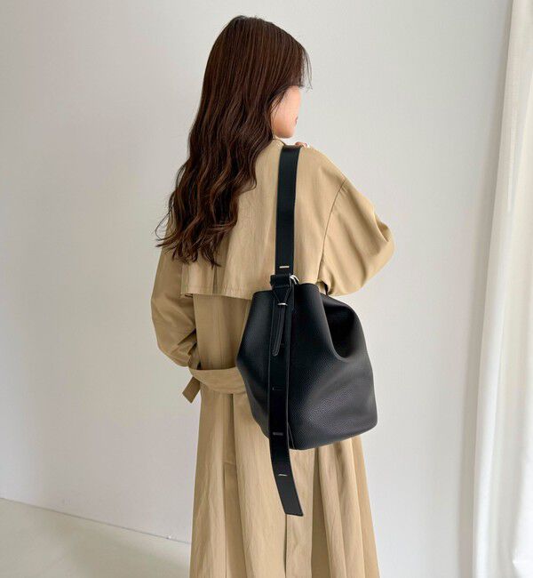 fredy emue「タテ型2wayレザーホーボーバッグ」|ショルダー・メッセンジャー|