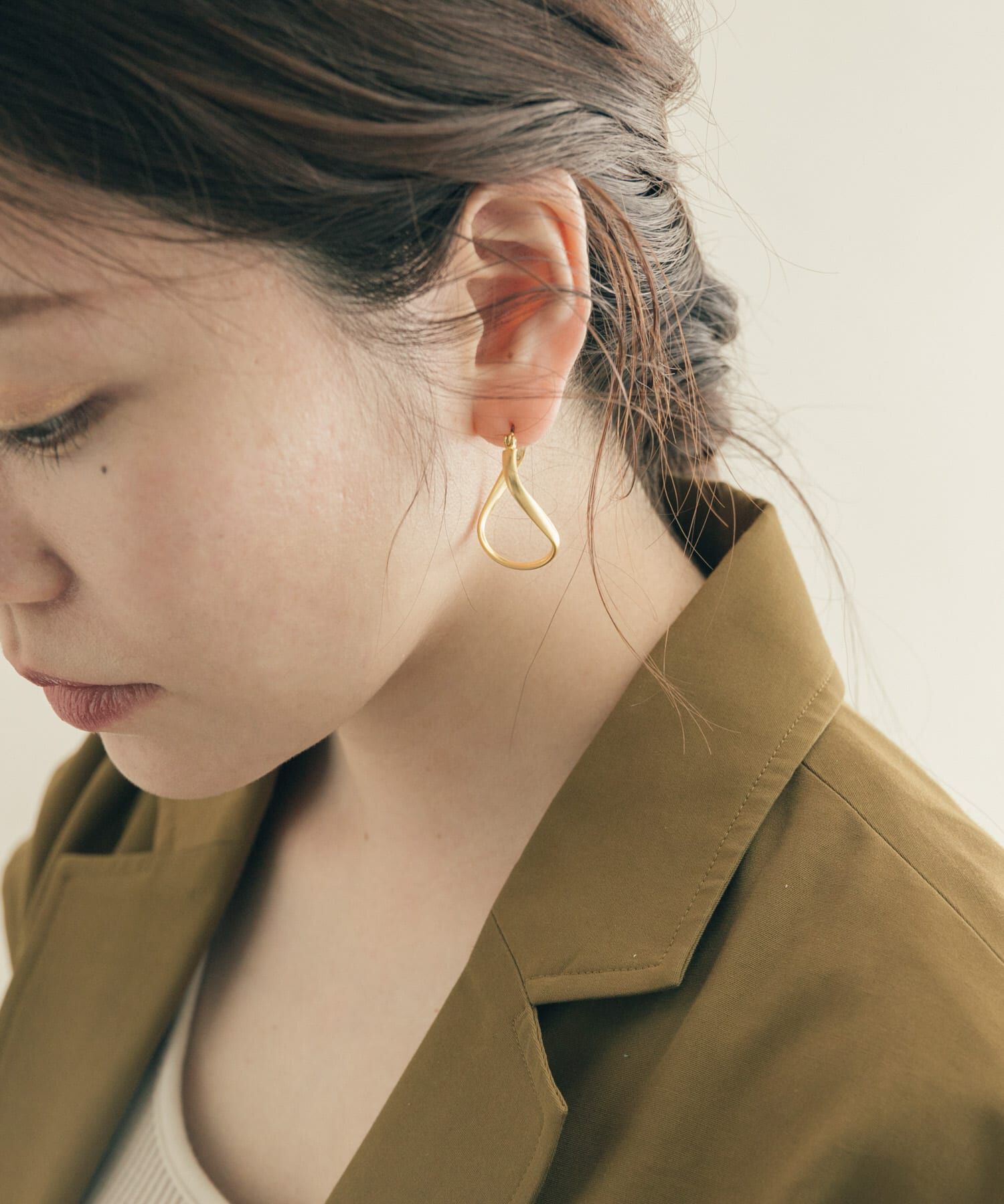 SMELLY「ネジリフープピアス」|ピアス|