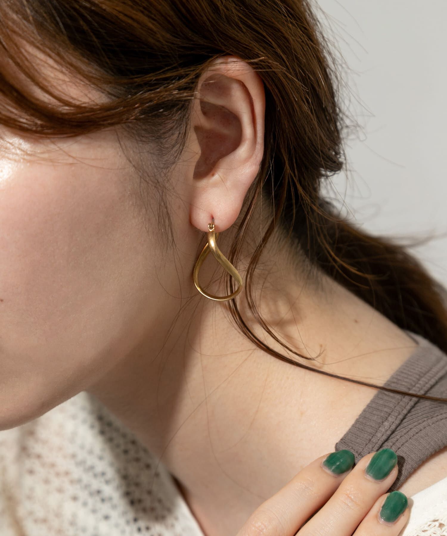 SMELLY「ネジリフープピアス」|ピアス|