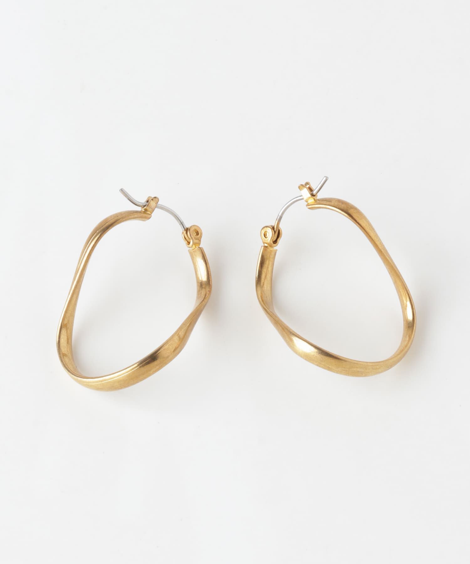 SMELLY「ネジリフープピアス」|ピアス|