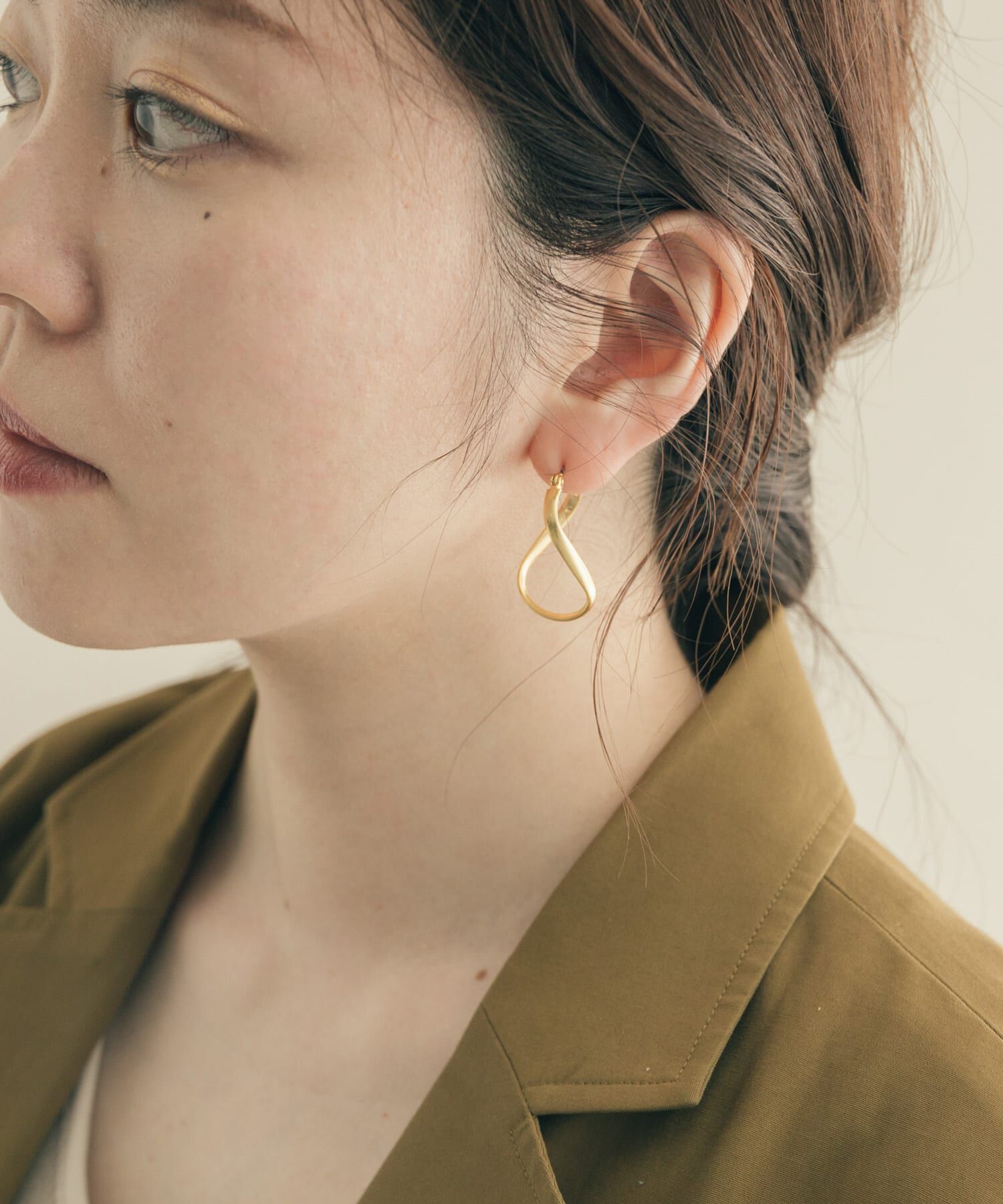 SMELLY「ネジリフープピアス」|ピアス|