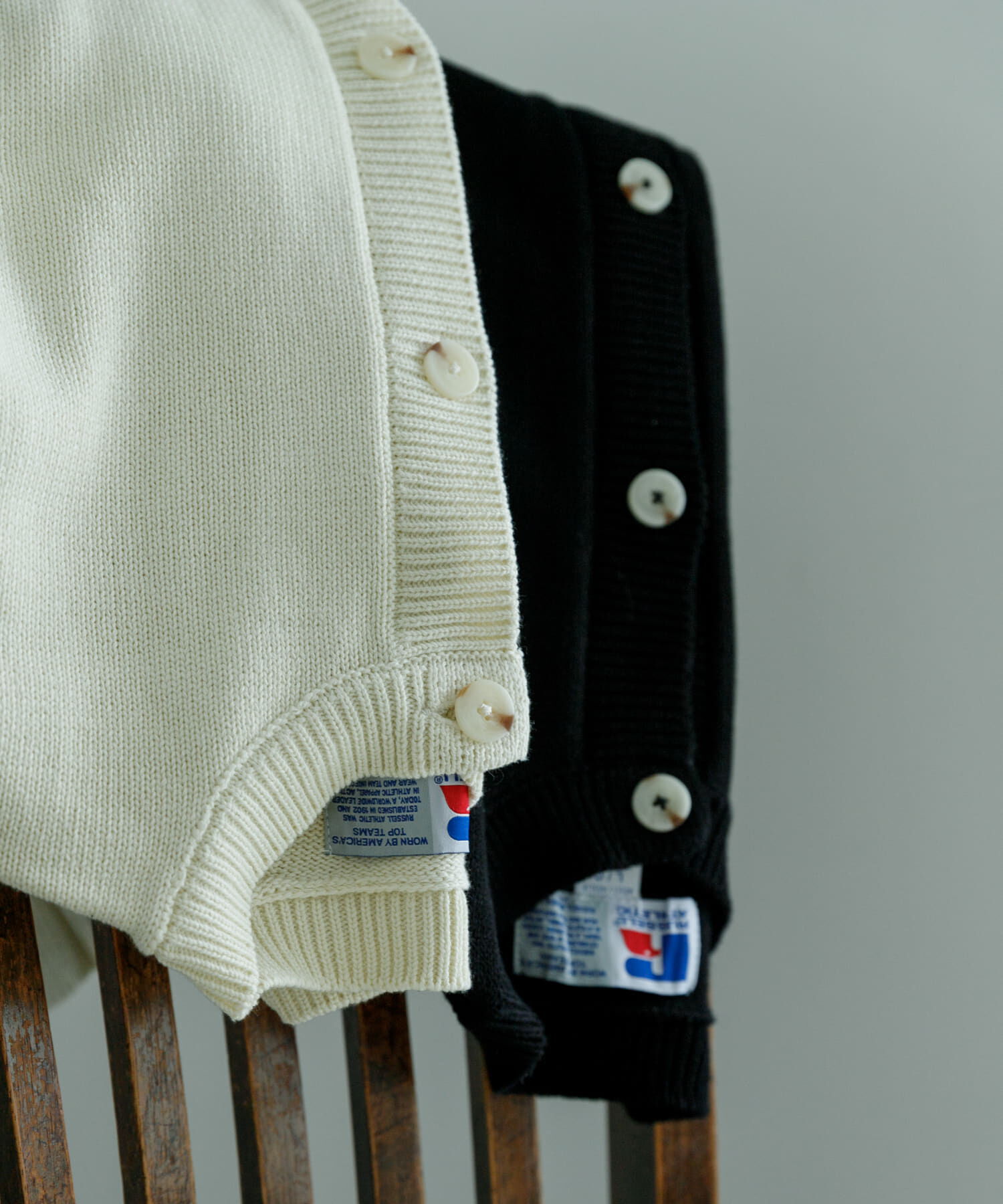 URBAN RESEARCH「『別注』RUSSELL ATHLETIC&times;UR　CREW NECK CARDIGAN」|カーディガン|