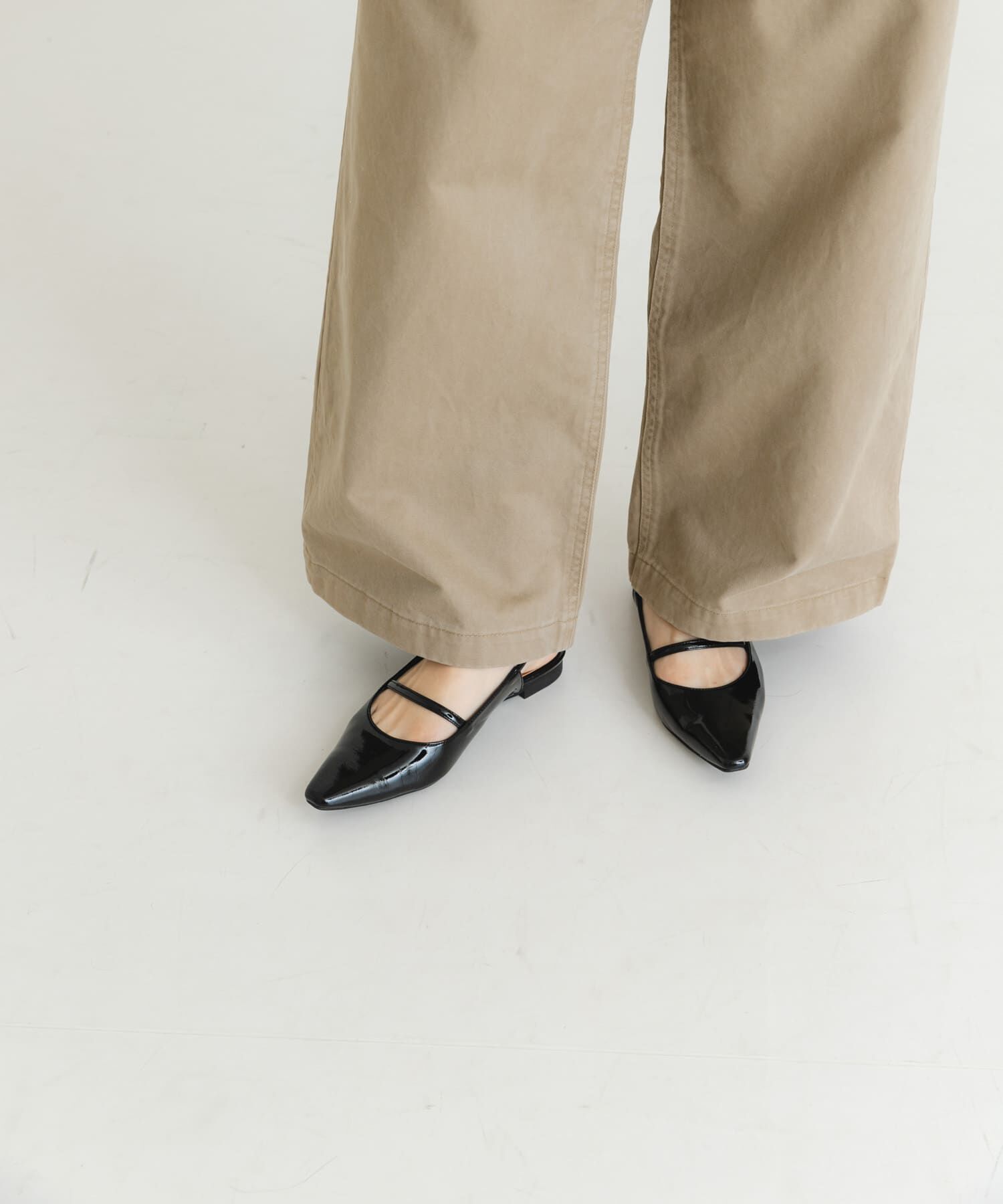 URBAN RESEARCH「ポインテッドバックストラップシューズ」|パンプス|