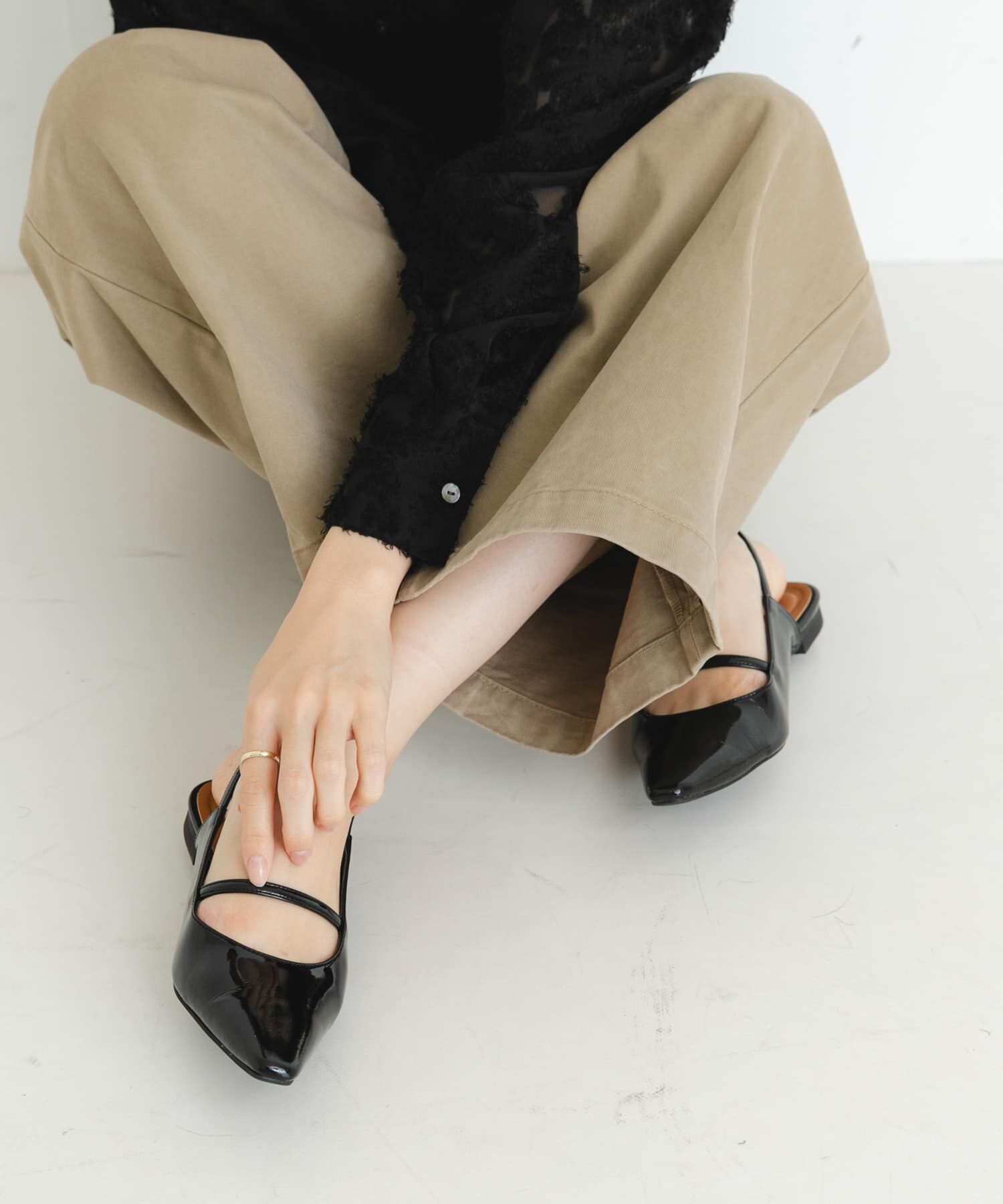 URBAN RESEARCH「ポインテッドバックストラップシューズ」|パンプス|