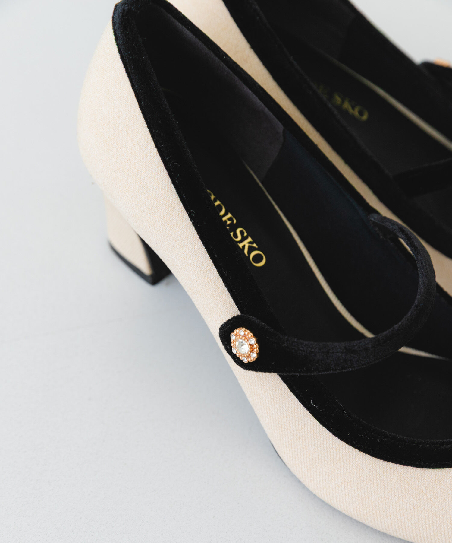 RODE SKO「『MADE IN JAPAN』　チャンキーヒールメリージェーンパンプス」|パンプス|