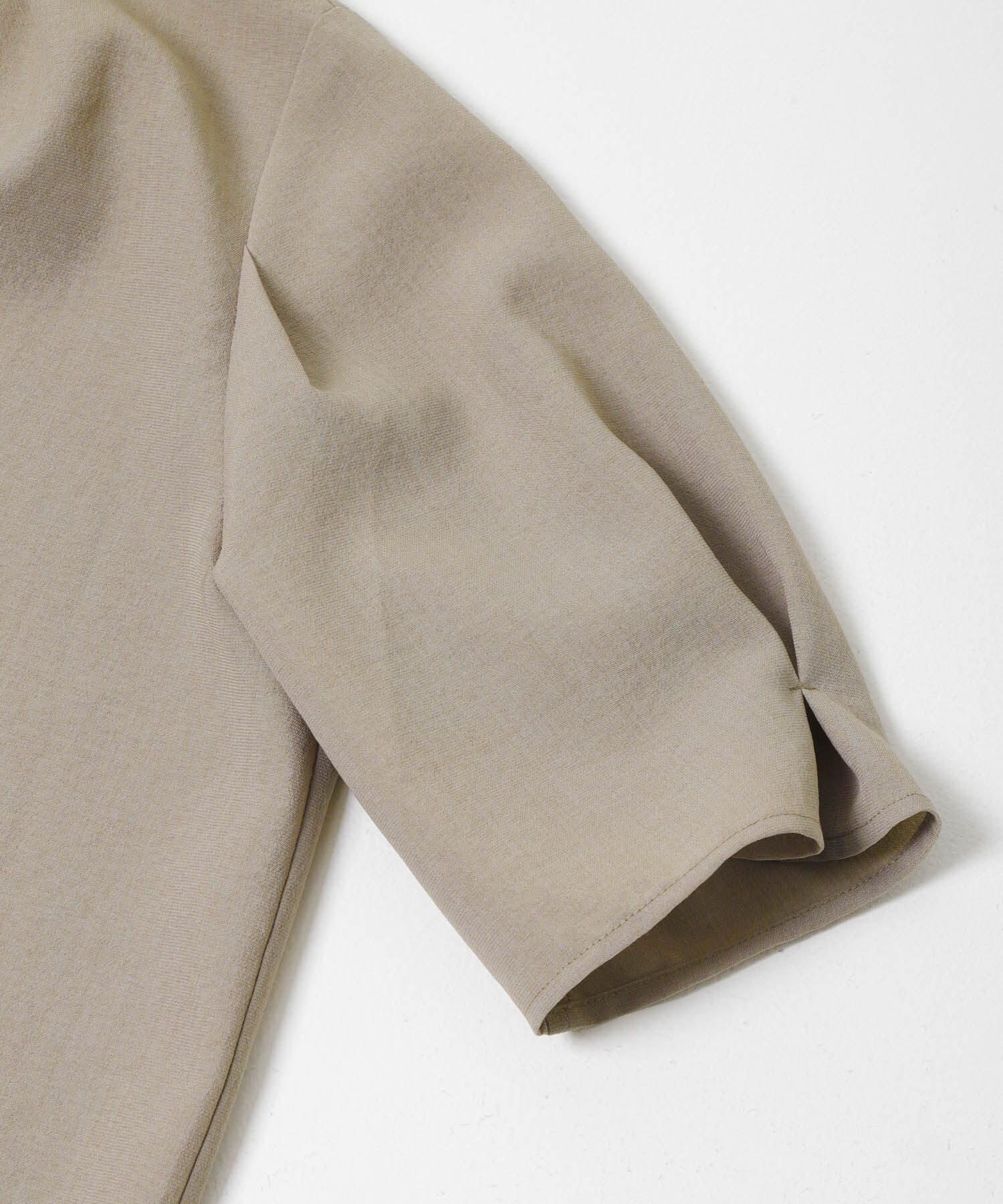 URBAN RESEARCH ROSSO「『UR TECH DRYLUXE』 デザインスリーブブラウス」|シャツ・ブラウス|