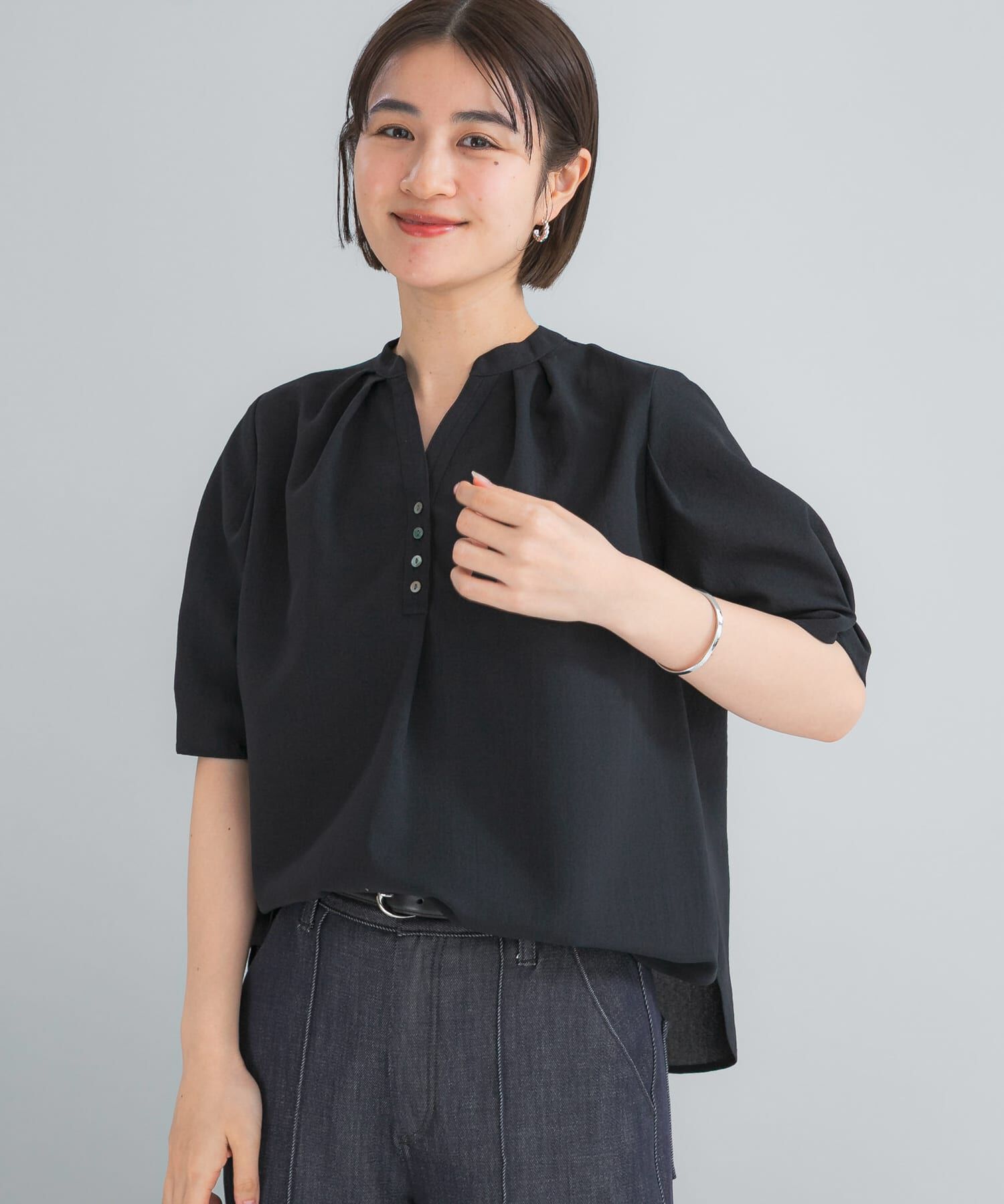 URBAN RESEARCH ROSSO「『UR TECH DRYLUXE』 デザインスリーブブラウス」|シャツ・ブラウス|ネイビー