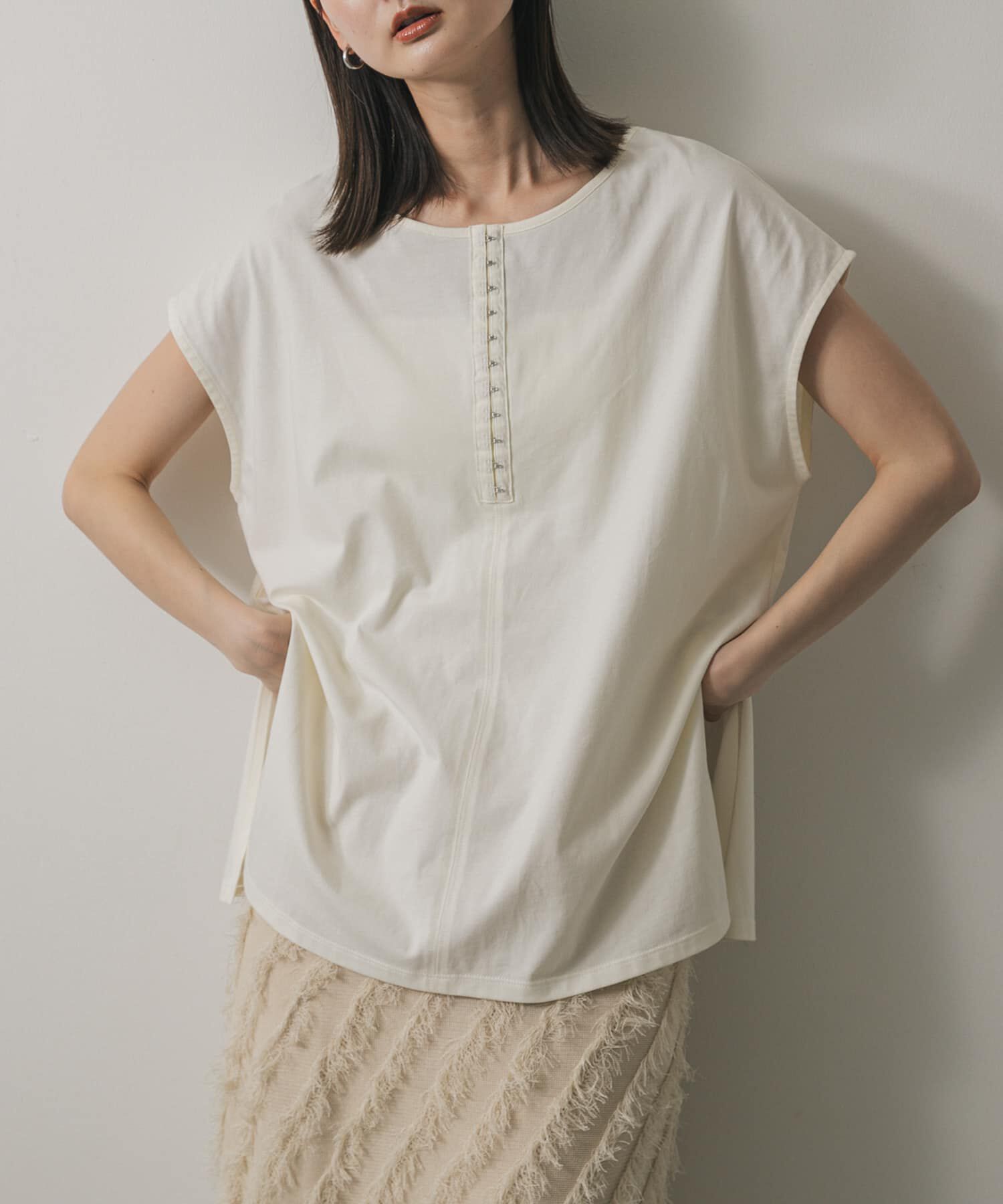 SENSE OF PLACE by URBAN RESEARCH「フロントホックフレンチスリーブカットトップ」|Tシャツ・カットソー|アイボリー