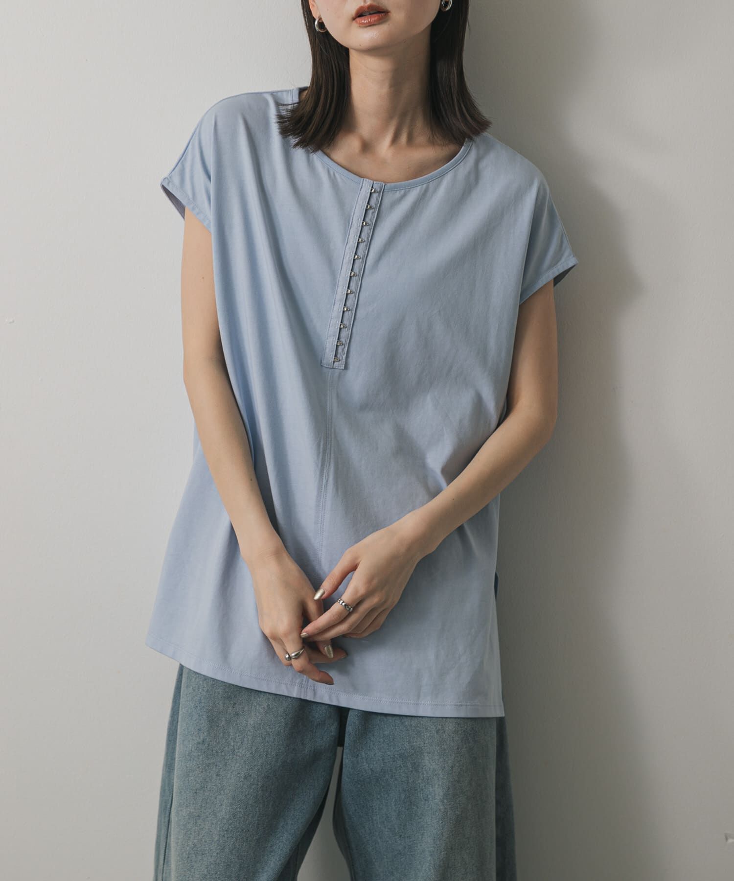 SENSE OF PLACE by URBAN RESEARCH「フロントホックフレンチスリーブカットトップ」|Tシャツ・カットソー|ライトブルー
