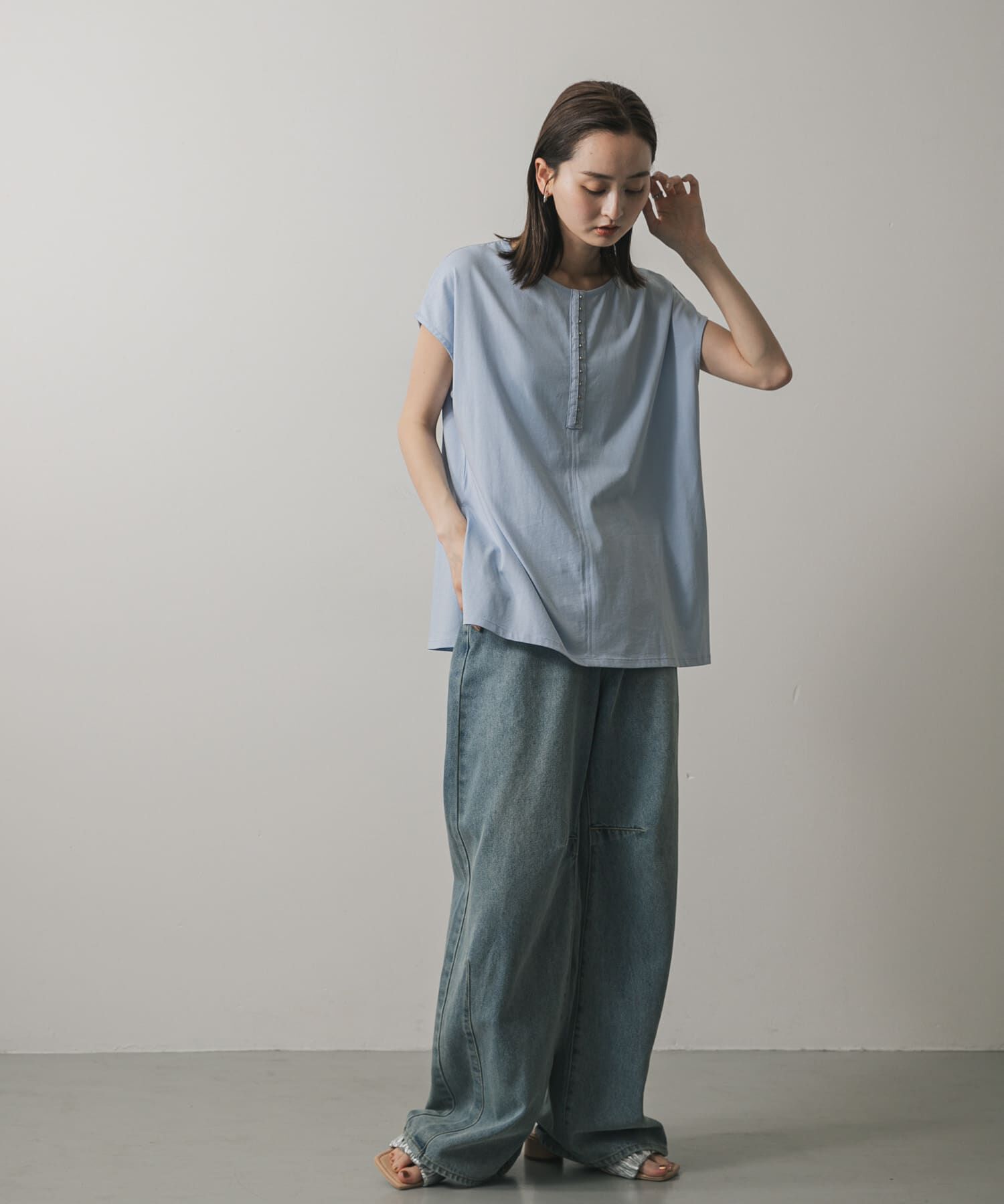 SENSE OF PLACE by URBAN RESEARCH「フロントホックフレンチスリーブカットトップ」|Tシャツ・カットソー|