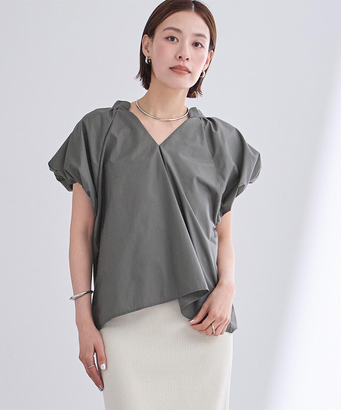 ur's「バルーンデザインキーネックブラウス」|シャツ・ブラウス|