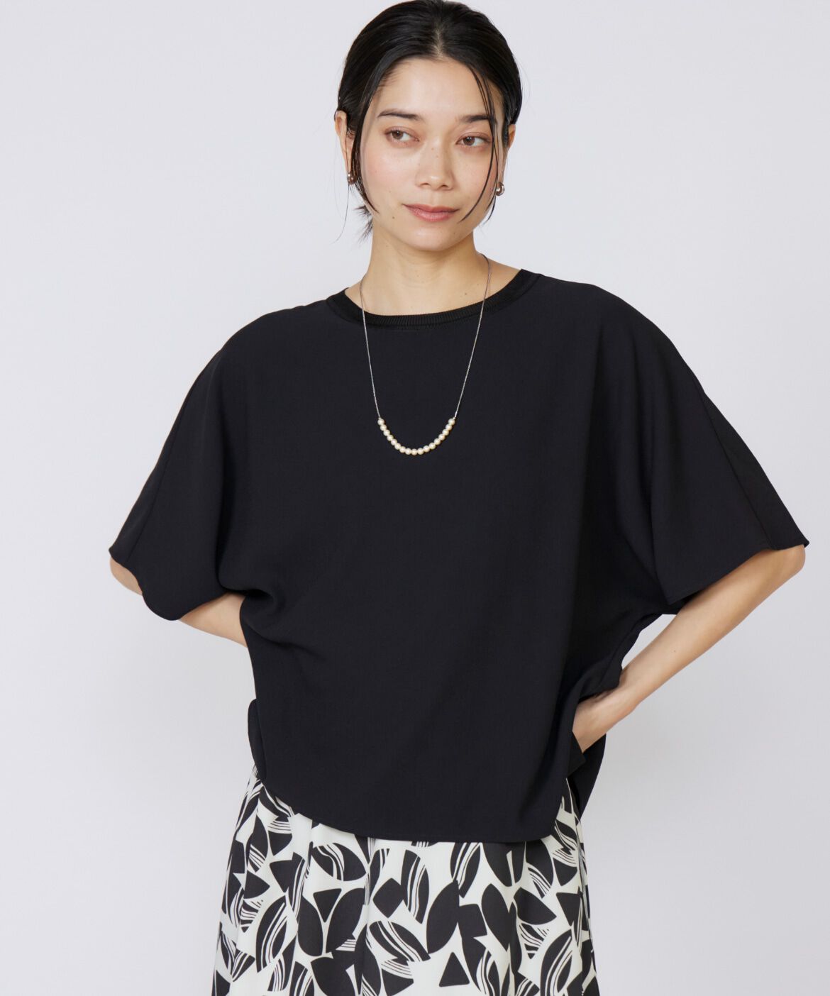 INED「吸汗速乾ジョーゼットプルオーバー」|Tシャツ・カットソー|ブラック