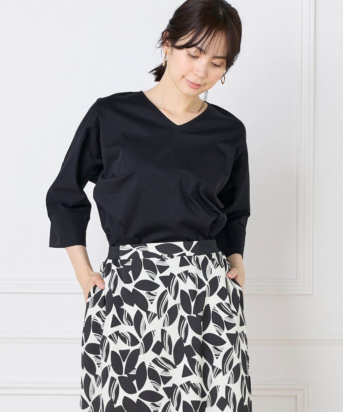 INED「《WEB限定》Vネックドルマンカットソー」|Tシャツ・カットソー|ブラック