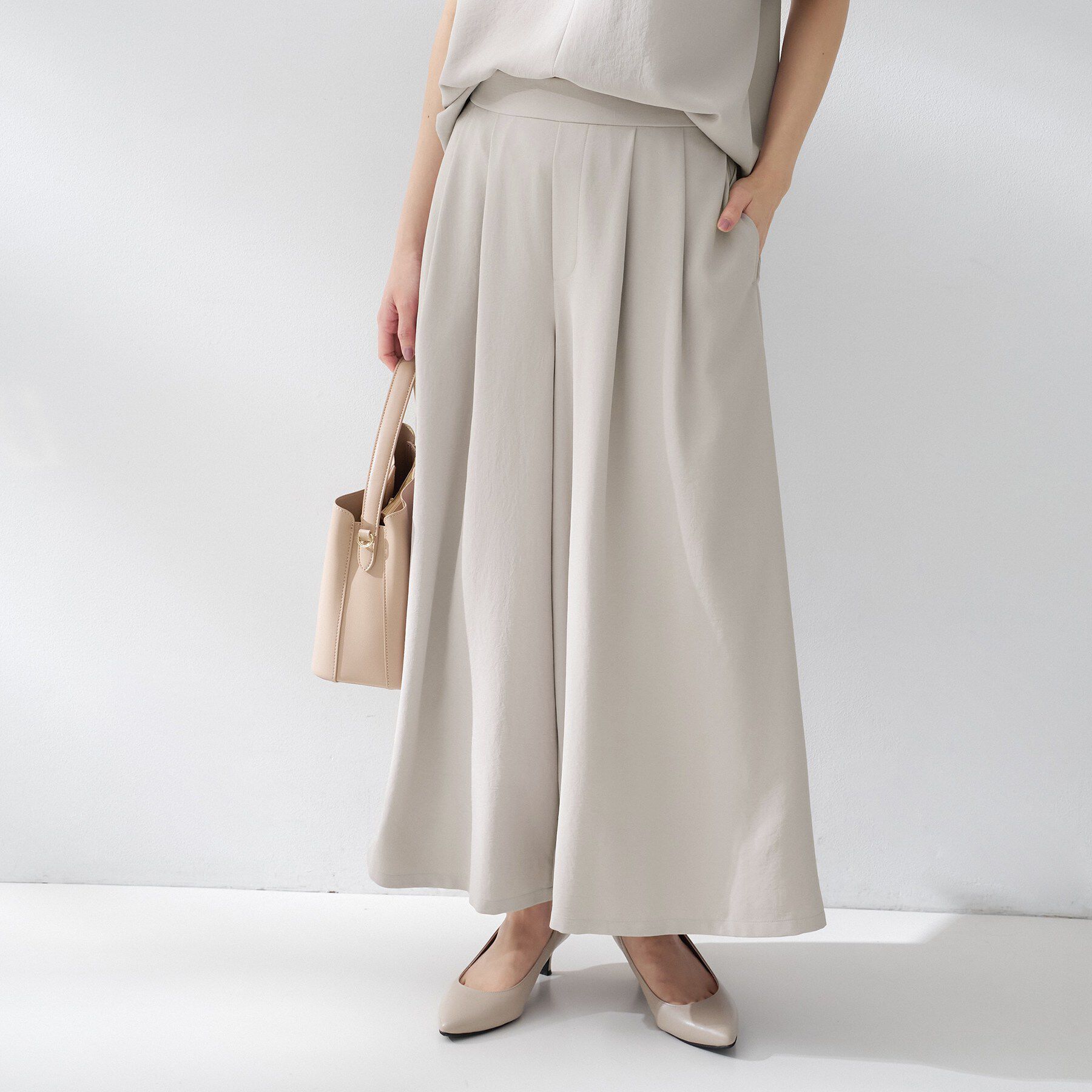 UNTITLED「【夏の名品セットアップが今年も登場！/はっ水/遮熱】リラクミスト ガウチョパンツ」|その他|ベージュ(052)