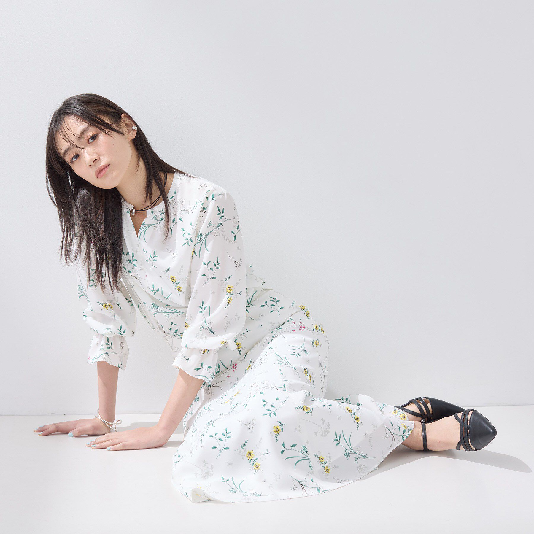 INDIVI「【SETUP可能】モダンフラワー柄キャンディスリーブブラウス」|シャツ・ブラウス|