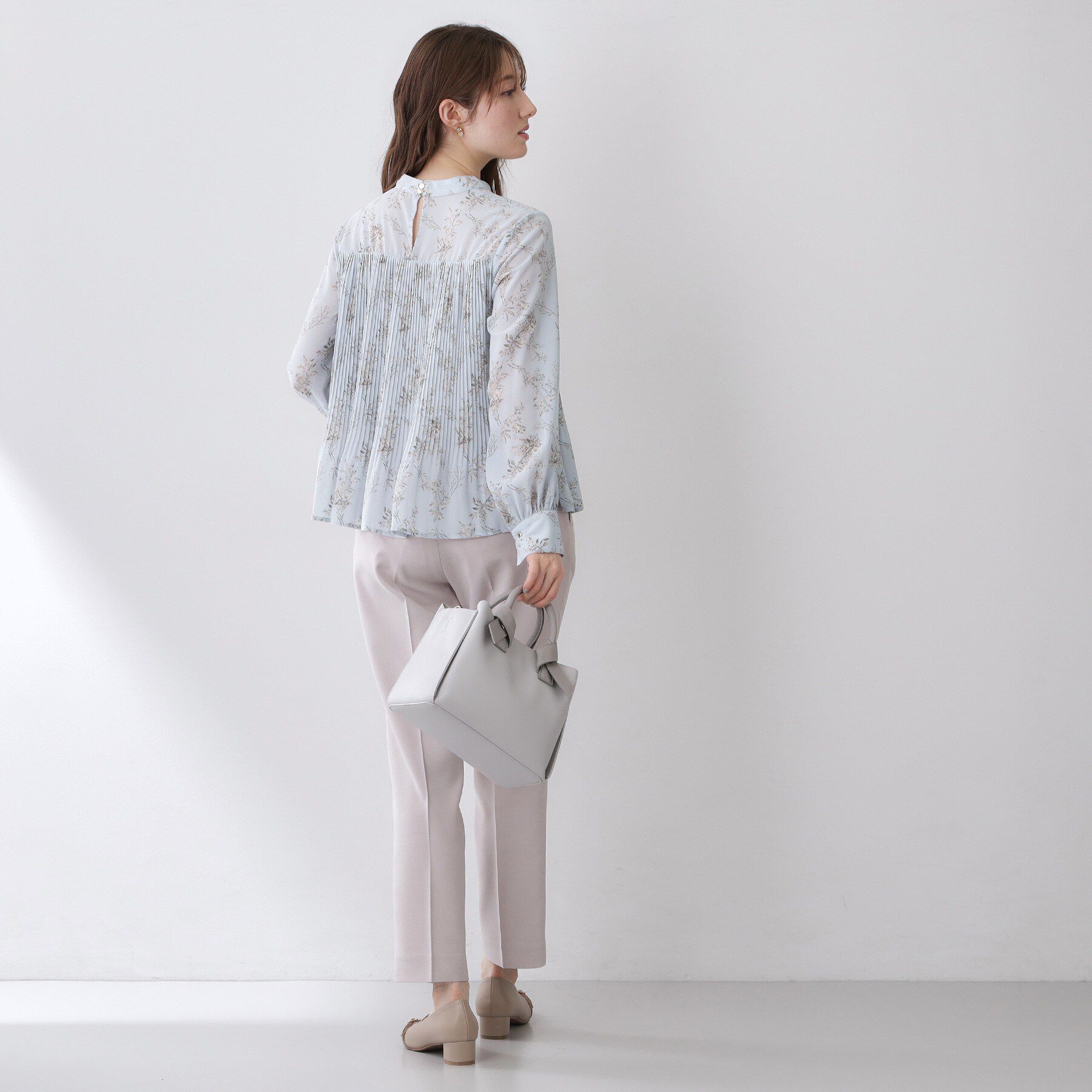 index「エアリープリーツスタンドカラーブラウス【洗濯機OK/イージーアイロン/防シワ】《5col》」|シャツ・ブラウス|